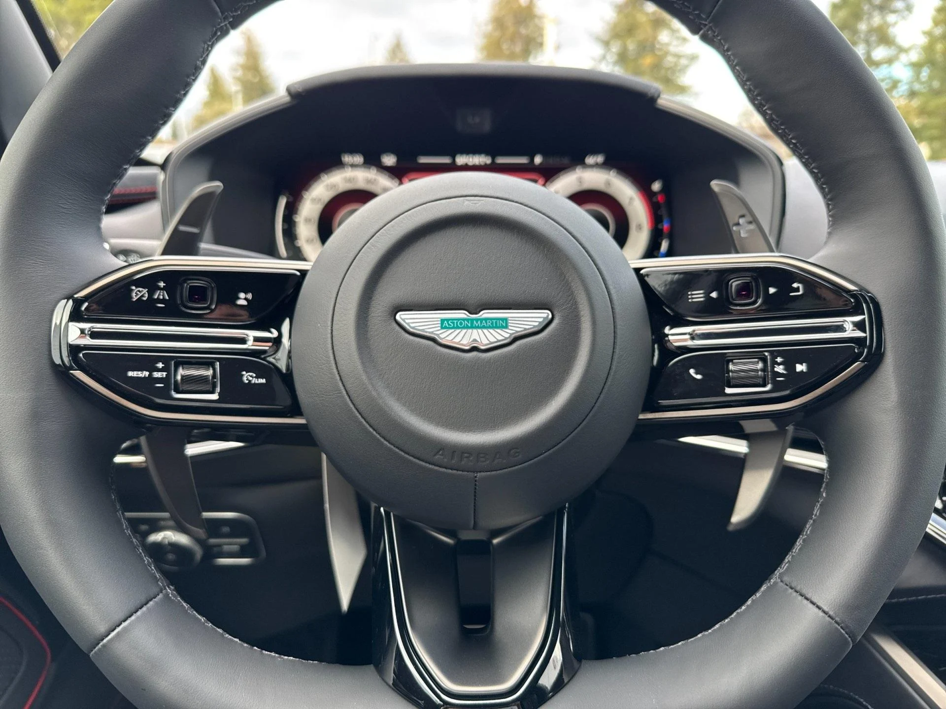 mph010_3062016425_New_2026_Aston_Martin_DBX_S_1769594650_ce992c5980