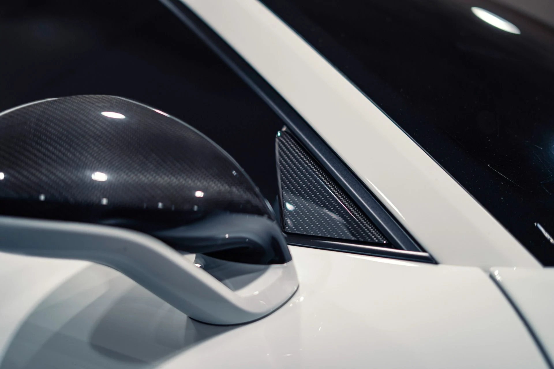 mph010_3070067258_Used_2018_Porsche_911_GT_2_RS_1777474085_7a5beee79b