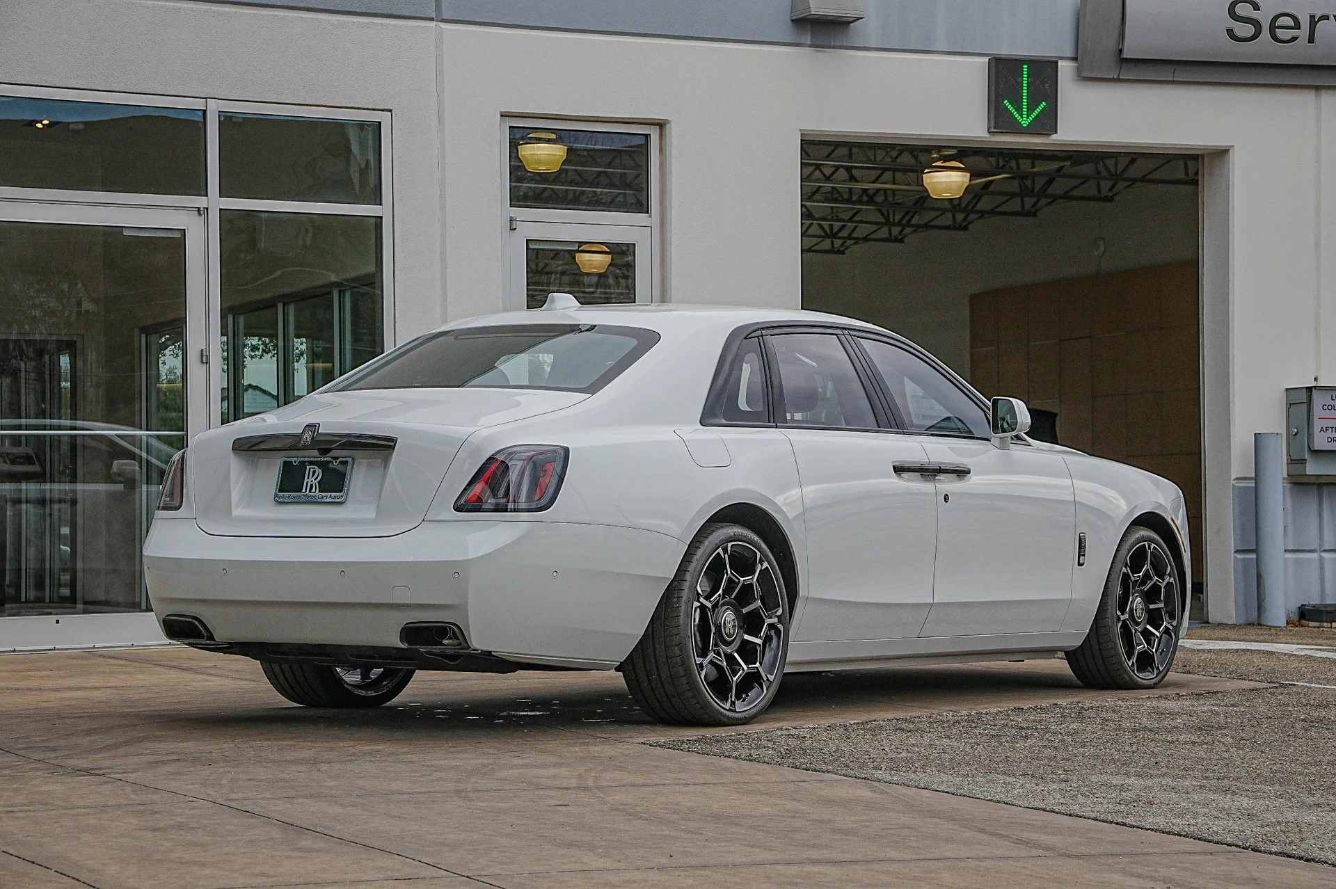 mph010_3072549290_Hi_Tech_Luxury_Imports_LLC_SCA_33_GZ_06_SU_228684_image_10_2a8ba9b514