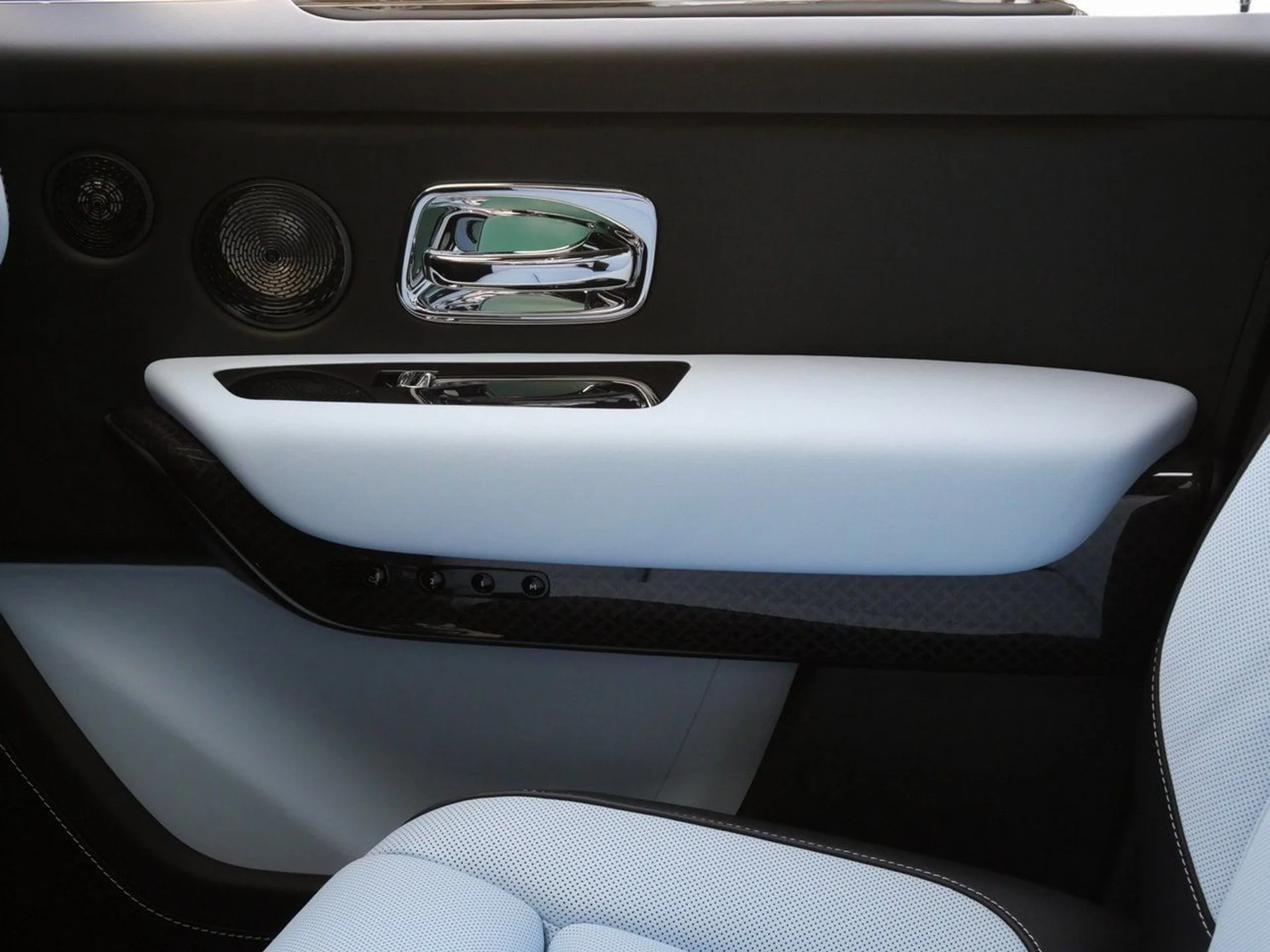 mph010_3072625262_1309147a9f4d98bfac9bf1b72d017335x_5c9c0e2f85