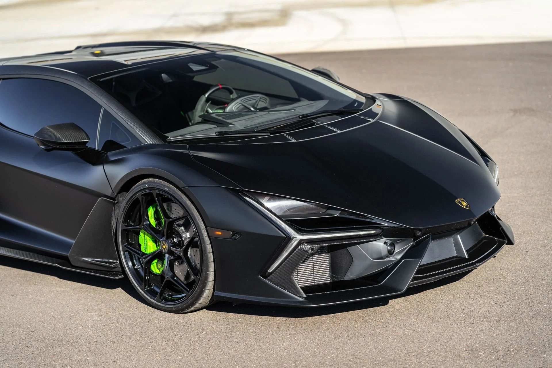 mph010_3074697285_Used_2025_Lamborghini_Revuelto_1791313056_482c0cdd94