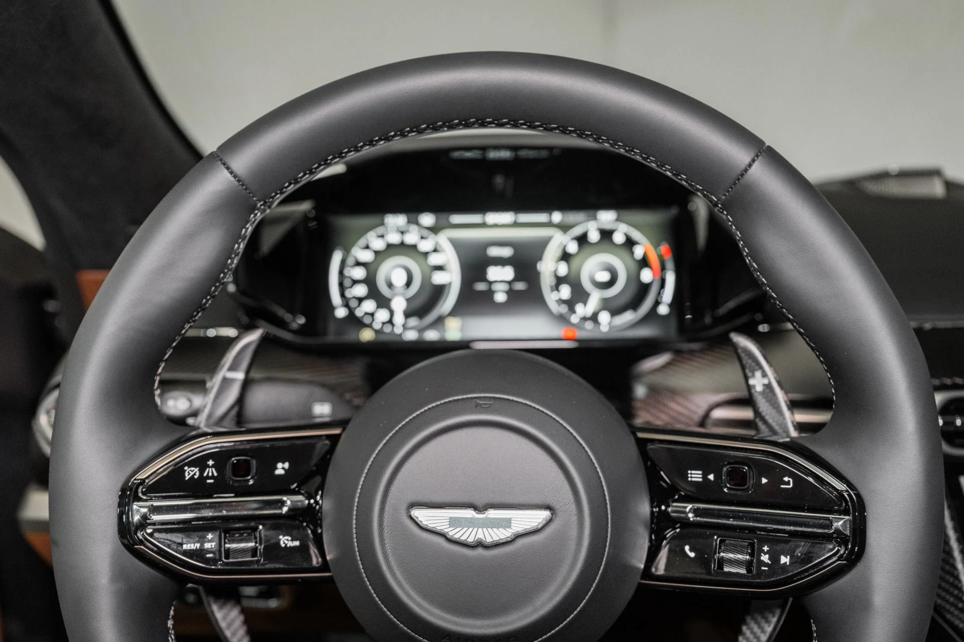 mph010_3079750075_New_2026_ASTON_MARTIN_VANTAGE_1756307805_b60c6c16a1