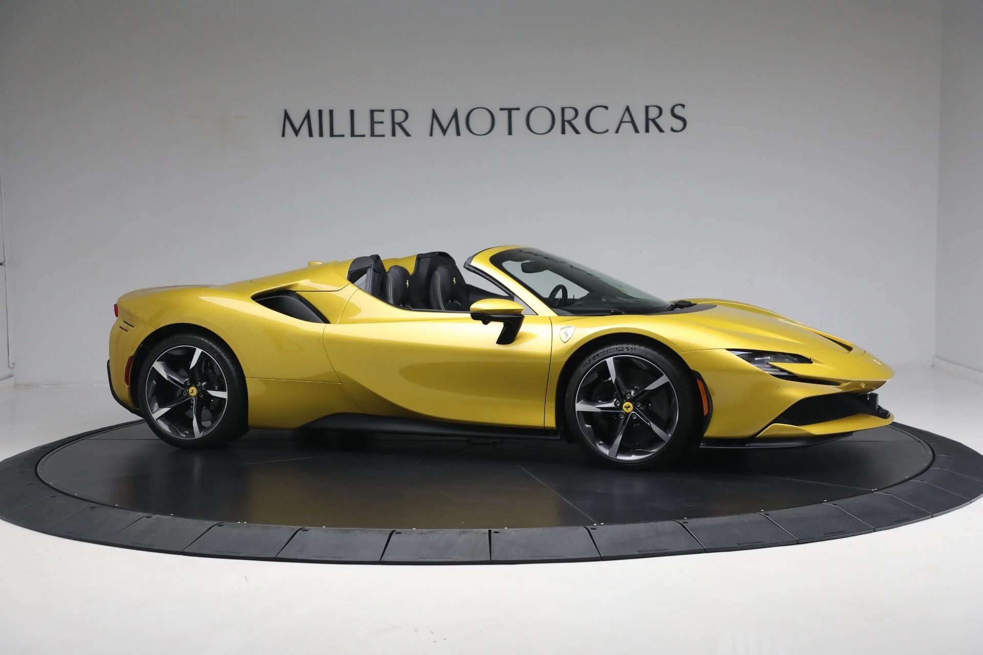mph010_3083452539_Used_2024_Ferrari_SF_90_Spider_5f23c7e58c