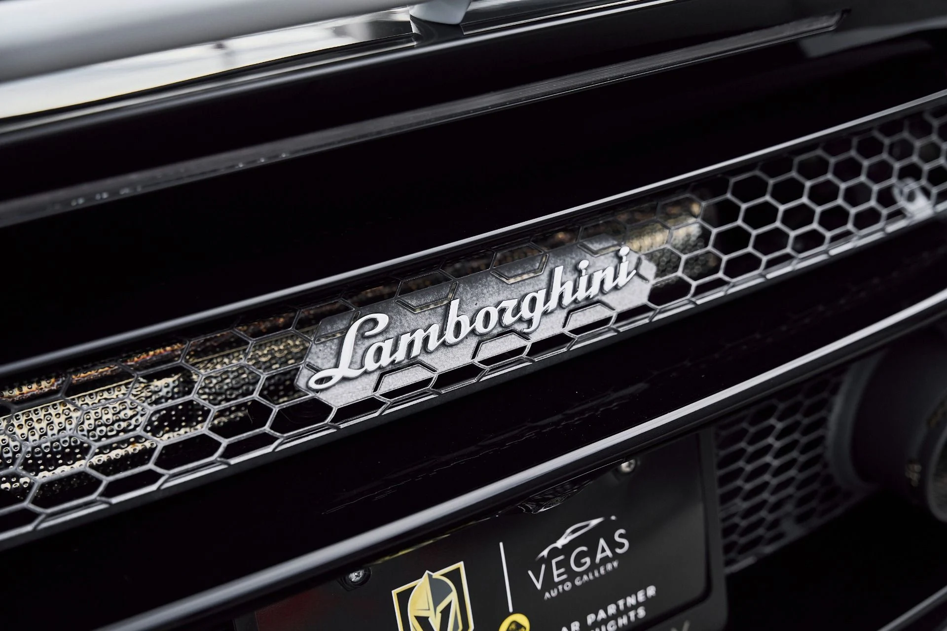 mph010_3091763925_Used_2020_Lamborghini_Huracan_EVO_1768438564_779137a9ce