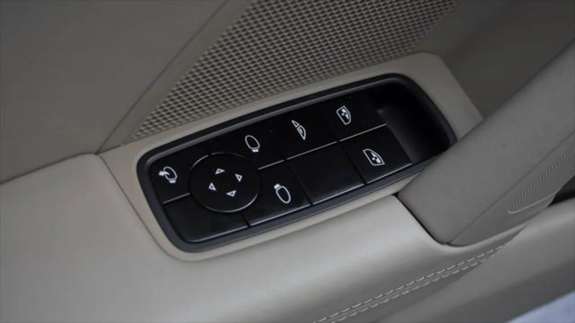 mph010_3095822705_U3l_J_Eyy_Lqja1_N_Yr_Pm_Og_Wv_J2_U_Y_b92f6b6422