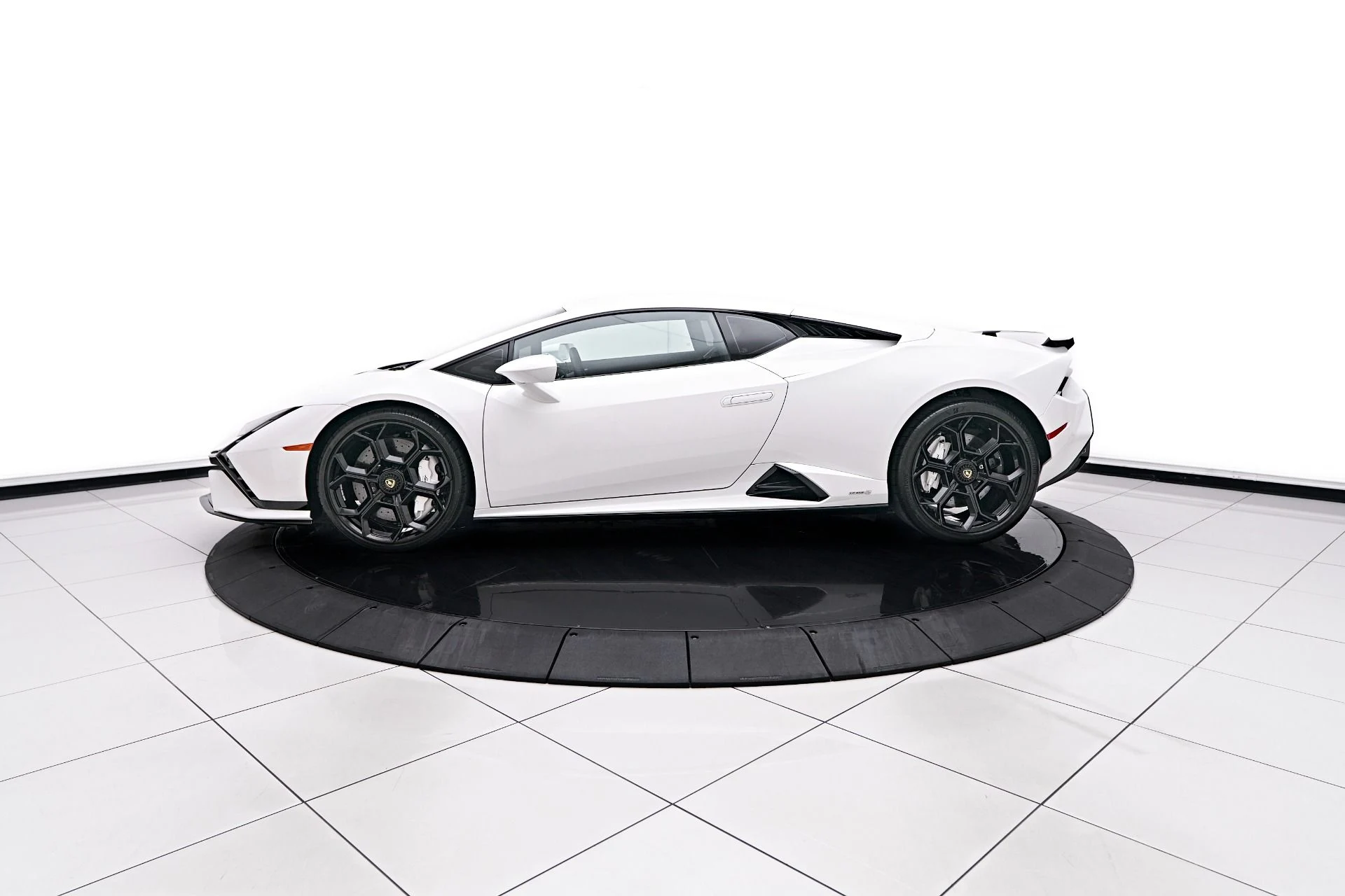 mph010_3096899487_Used_2023_Lamborghini_Huracan_Tecnica_Base_1750384074_c346893b67