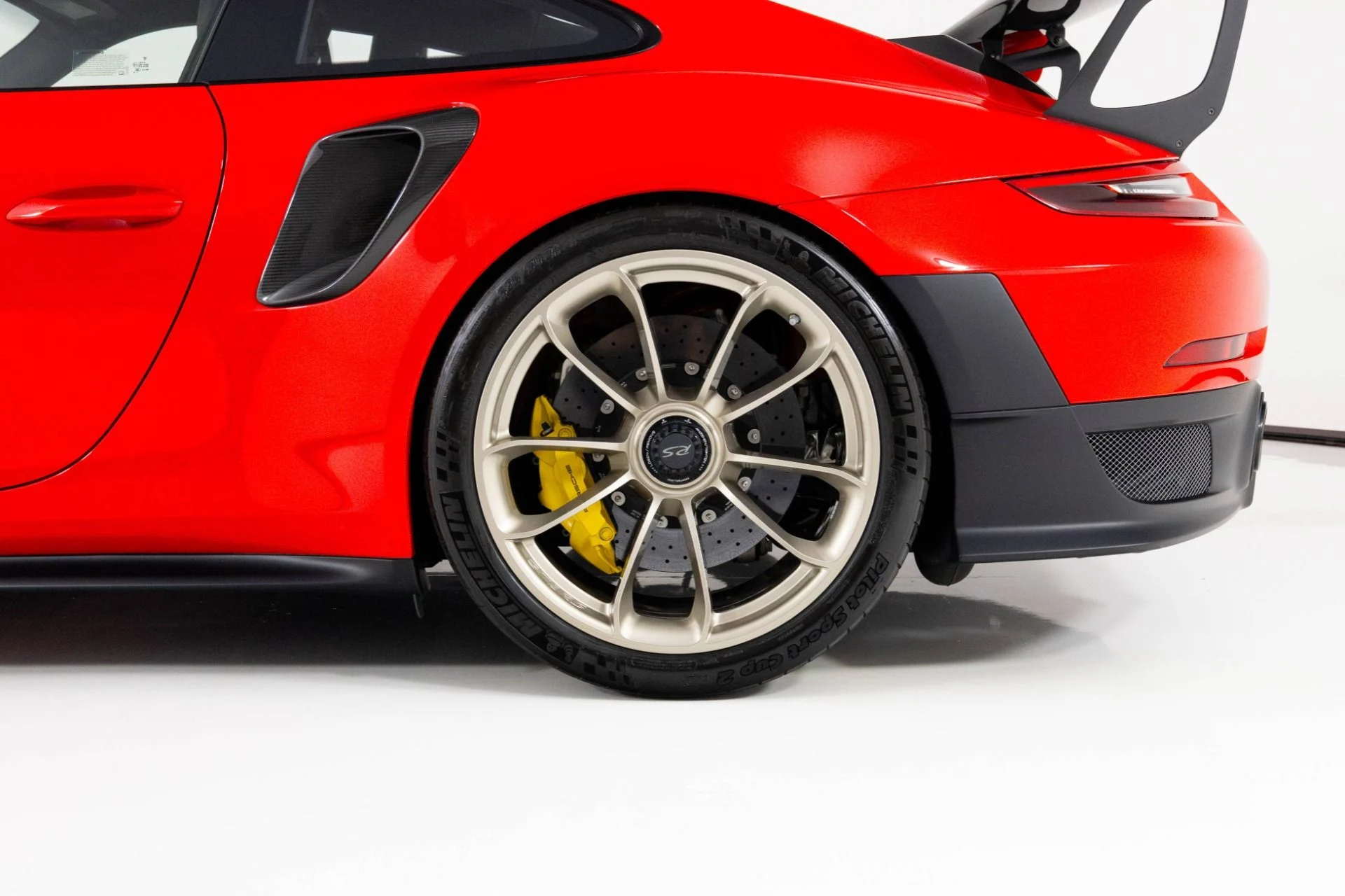 mph010_3097163430_Used_2019_Porsche_911_GT_2_RS_1761868465_a35aca3766