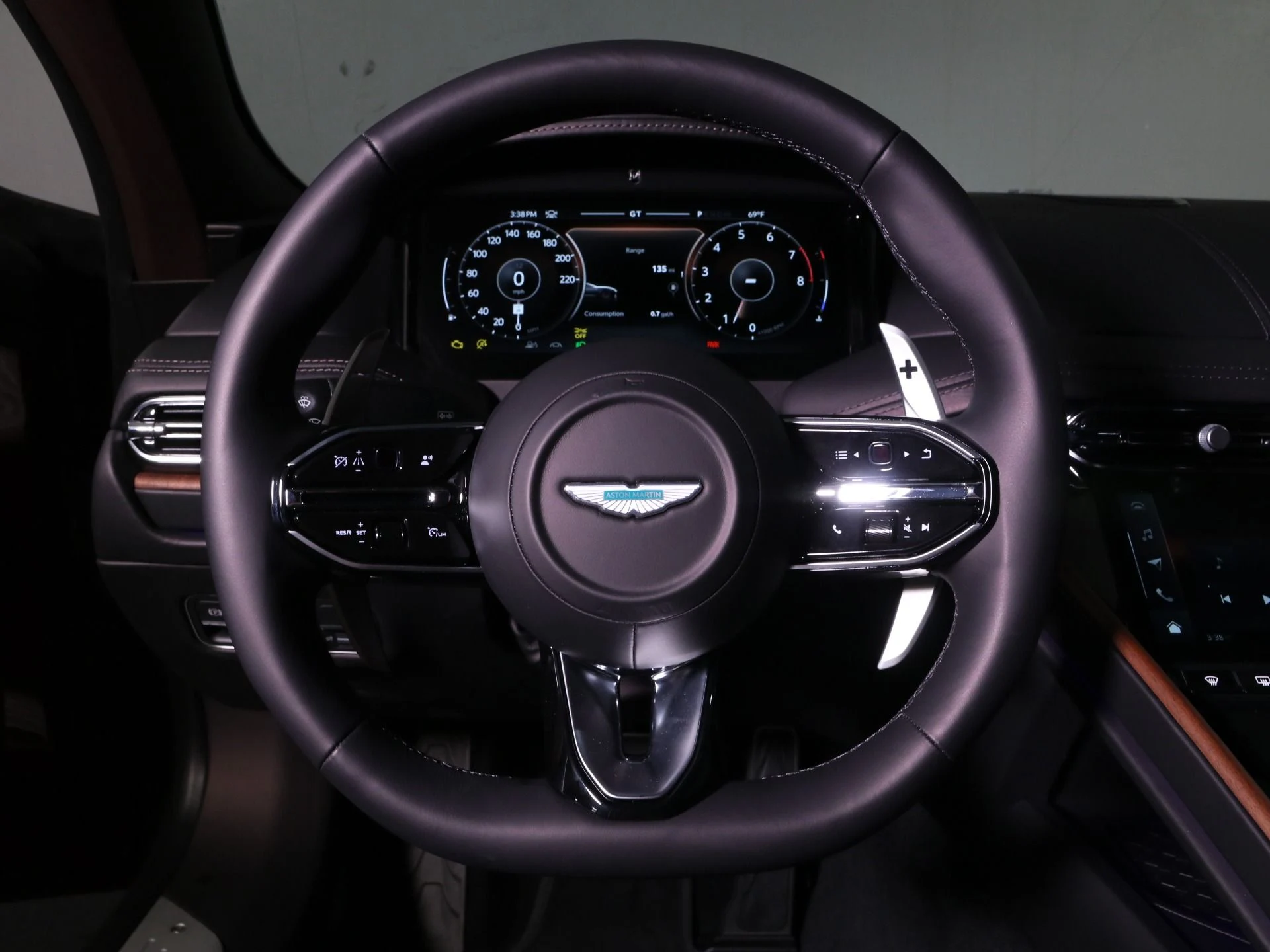 mph010_3109567422_New_2025_Aston_Martin_DB_12_1746122881_42d2c22123