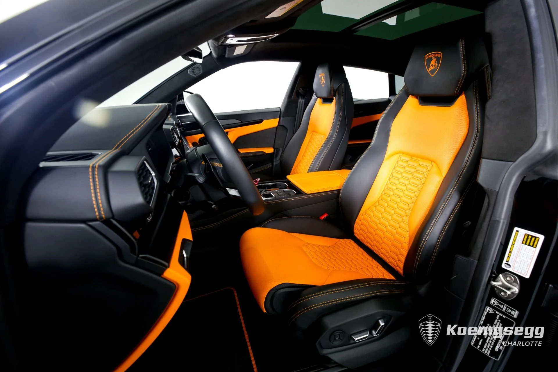 mph010_3117123065_Used_2021_Lamborghini_Urus_1675553145_c90bc3eb3f