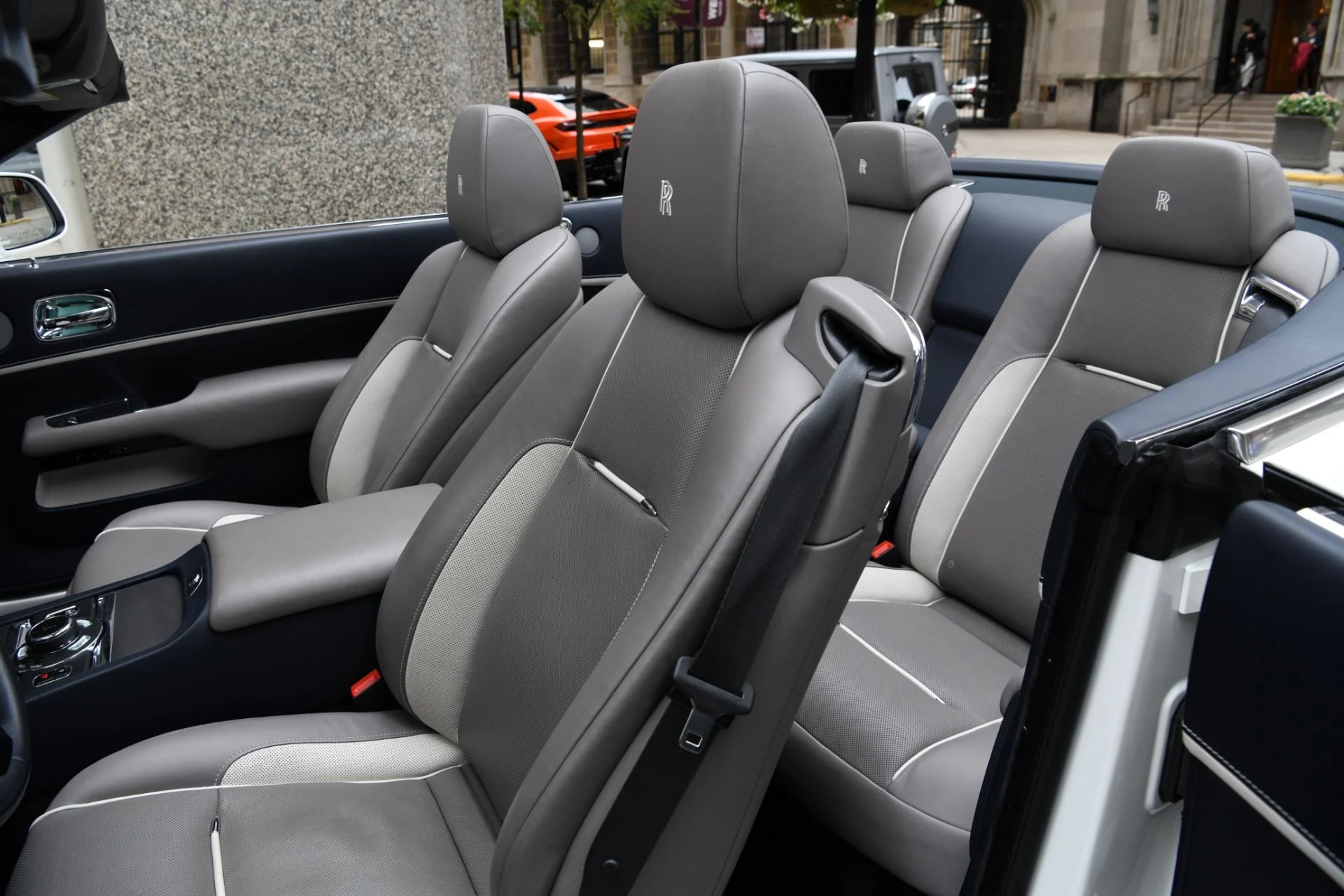 mph010_3128615460_9708_p12_l_36fb4f138c