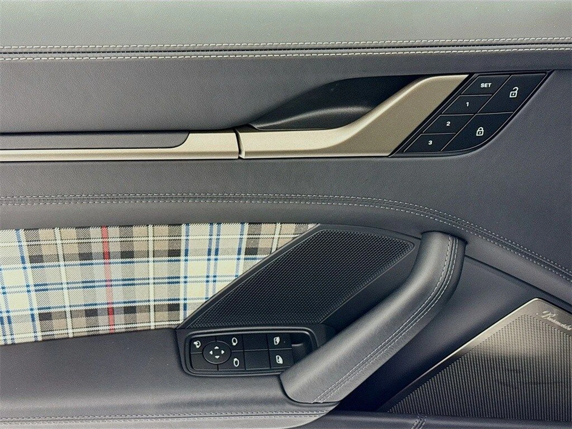 mph010_313685241_c388e7f1c09e24c18144018dd03518f3x_70e3c4a9b2