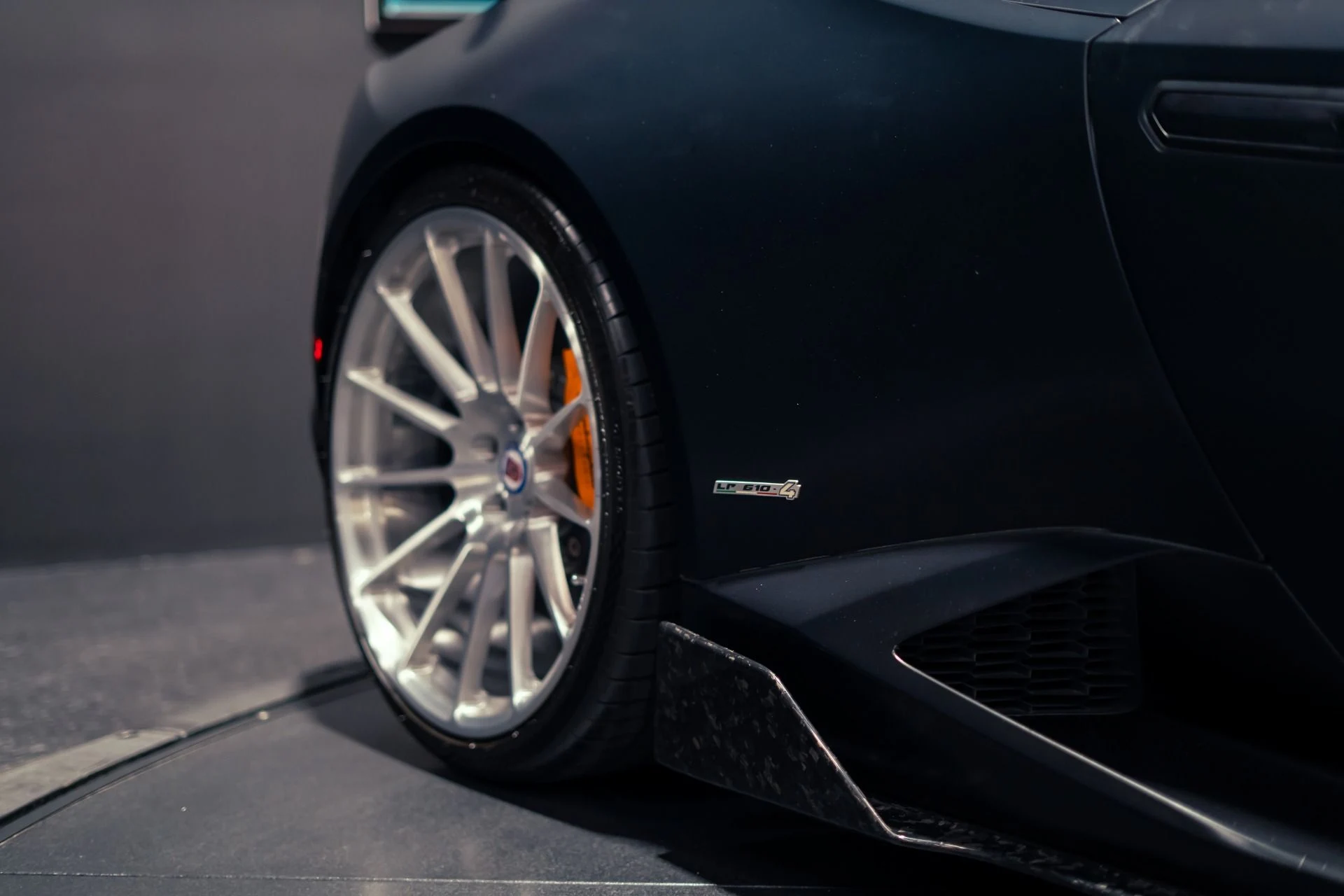 mph010_3156959434_Used_2015_Lamborghini_Huracan_LP_610_4_1782774261_8a5acde613