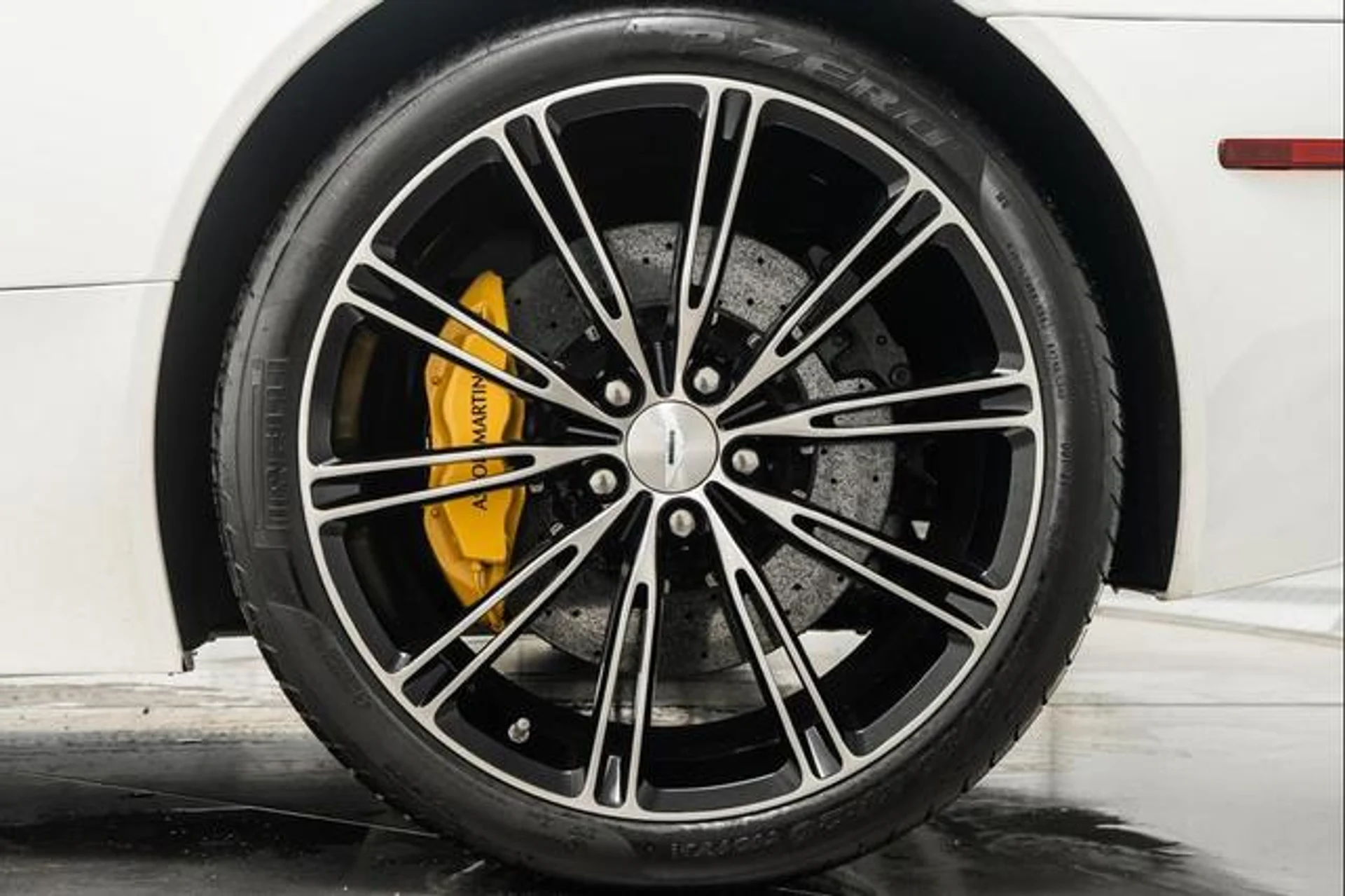 mph010_3163488268_z_U_e9c0_Wkyec_Vn_O_Fq_u_S3_NWT_Ayc_5fed0229ff