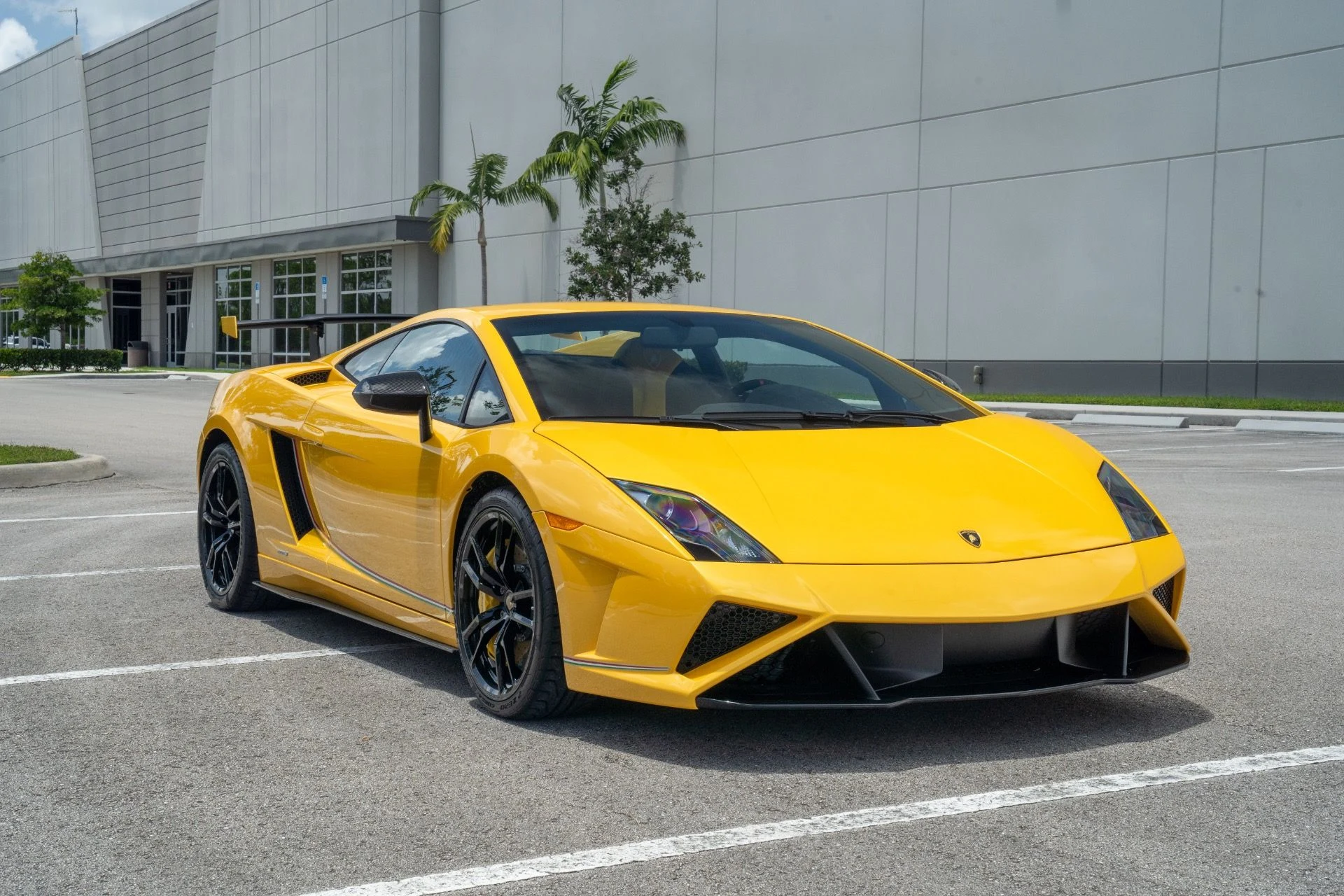 mph010_316517928_Used_2014_Lamborghini_Gallardo_LP_570_4_Squadra_Corse_1755030125_8b582972fa