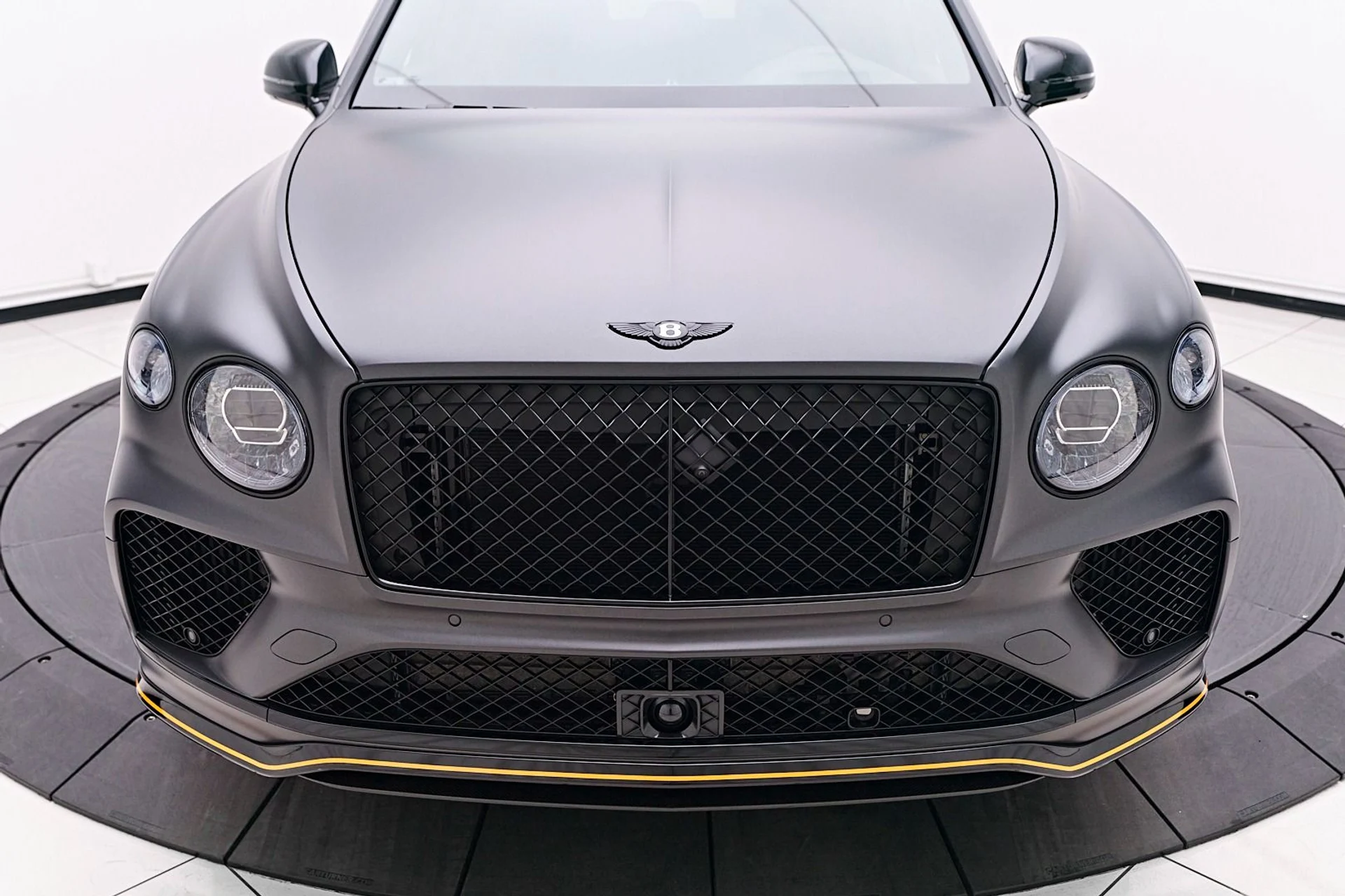 mph010_3166919479_Used_2025_Bentley_Bentayga_S_Black_Edition_1738363048_305700ba04