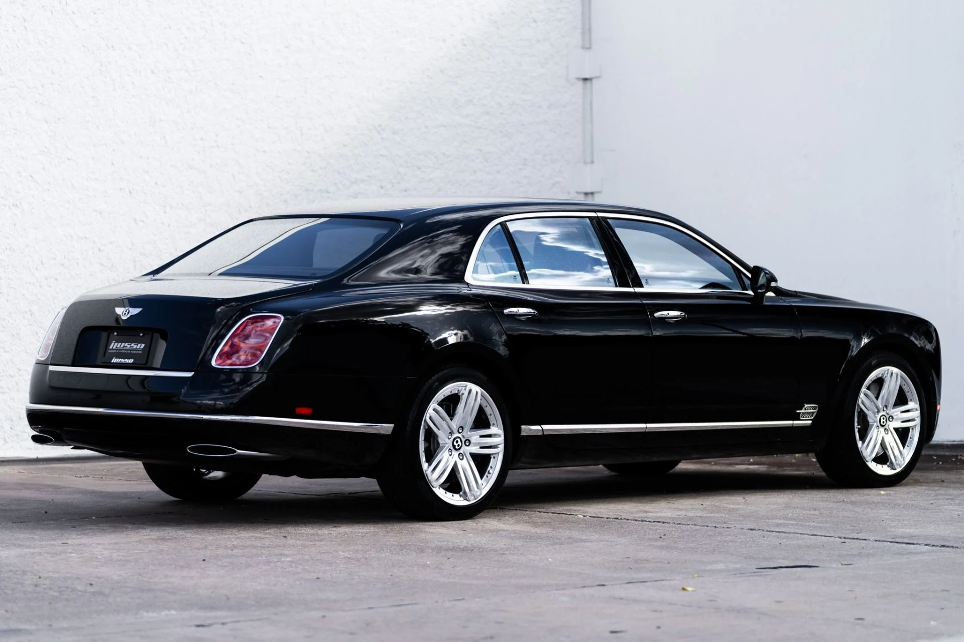 mph010_3174285084_Used_2015_Bentley_Mulsanne_1763677193_b69e6fb87f
