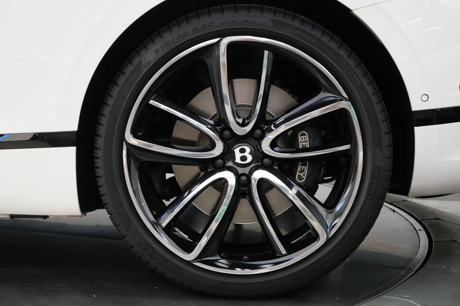 mph010_3174442425_Used_2022_Bentley_Continental_GTC_V8_Mulliner_Specification_Front_Seat_Comfort_Specification_1775574655_45943872bf