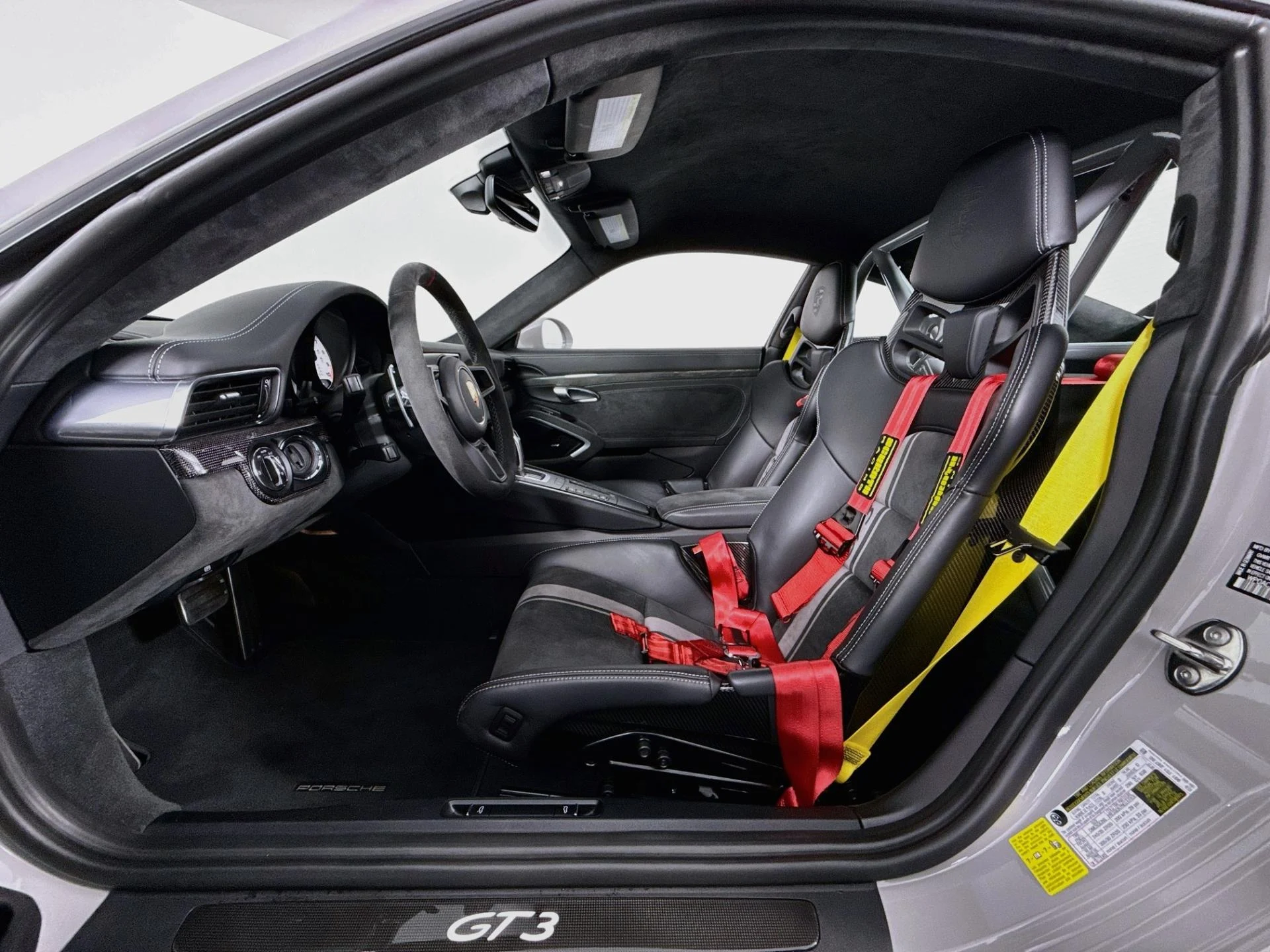 mph010_3178421471_Used_2018_Porsche_911_GT_3_1787596667_f205cbbc34