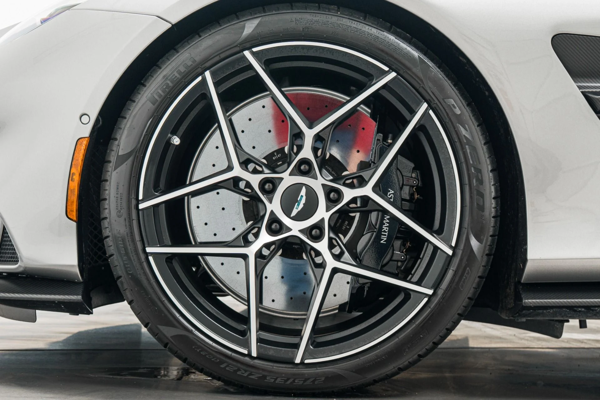 mph010_3180046804_Used_2025_Aston_Martin_Vanquish_552_K_MSRP_Titanium_Exhaust_Interior_Carbon_Pack_1772060483_a17c0541cc