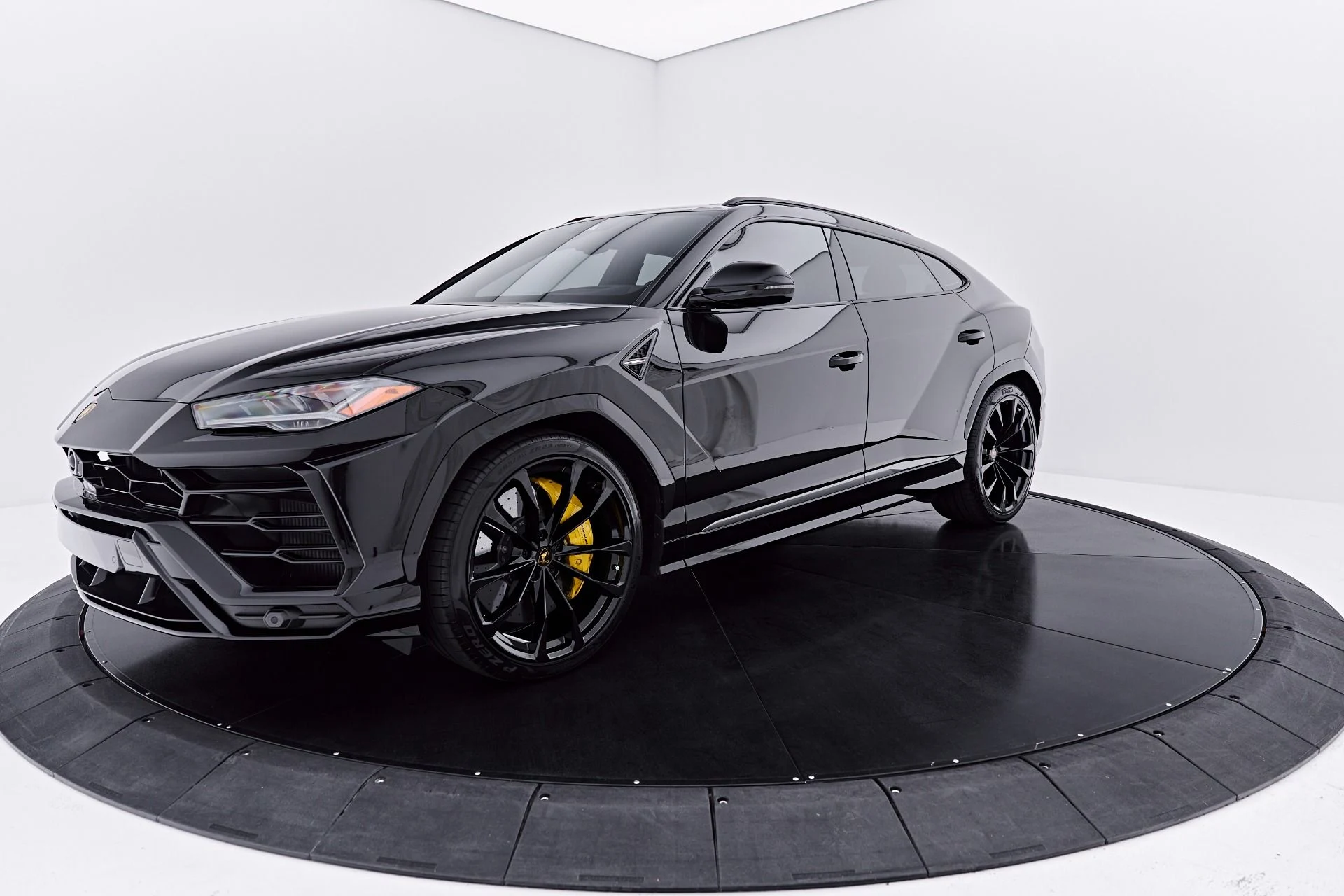 mph010_3187609059_Used_2022_Lamborghini_Urus_Base_1785209650_bdaf3bfd04