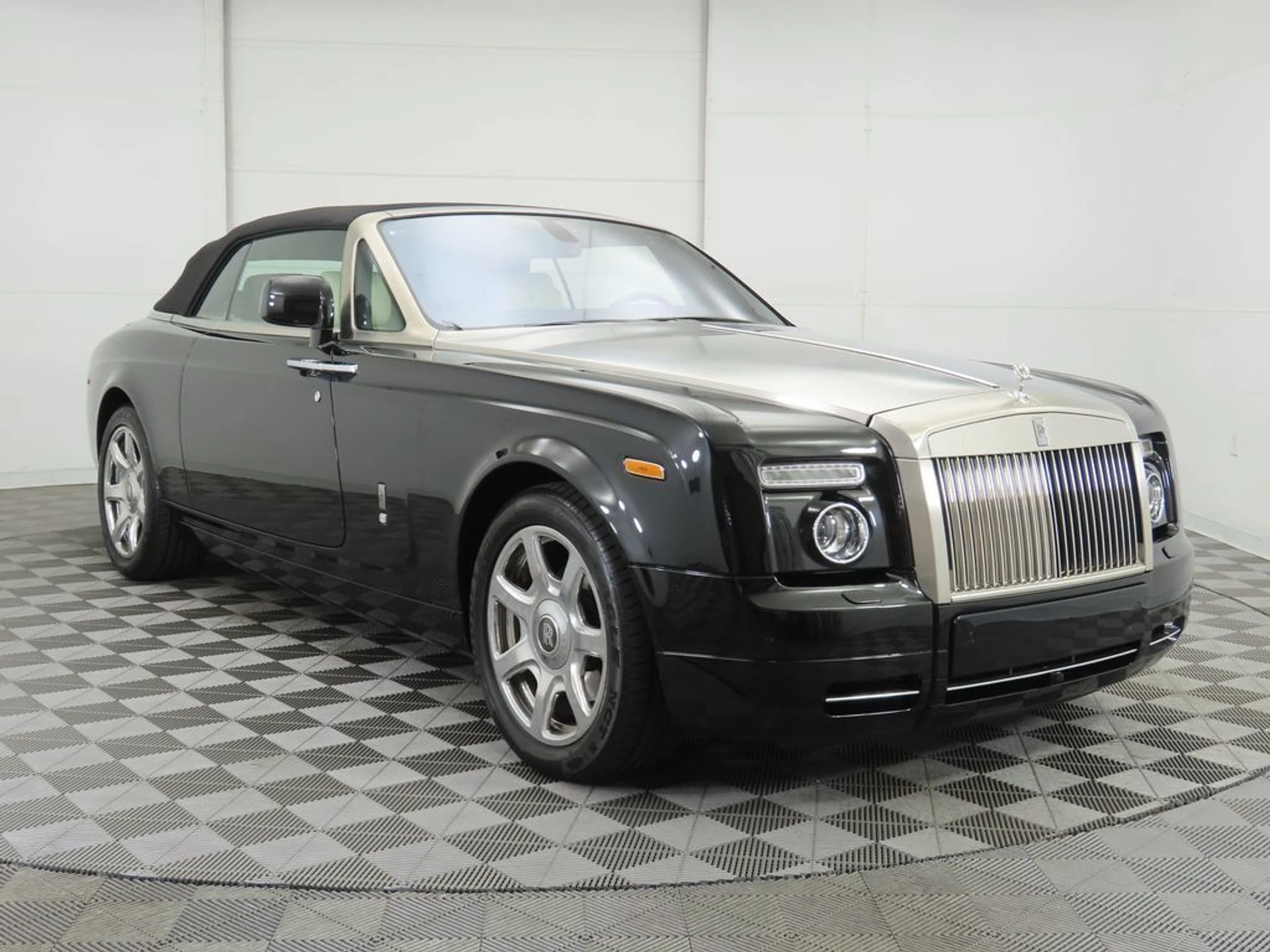 mph010_3192777332_used_2012_rolls_royce_phantom_coupe_2drdrophead_8119_22959977_11_1024_1f988d1e8a