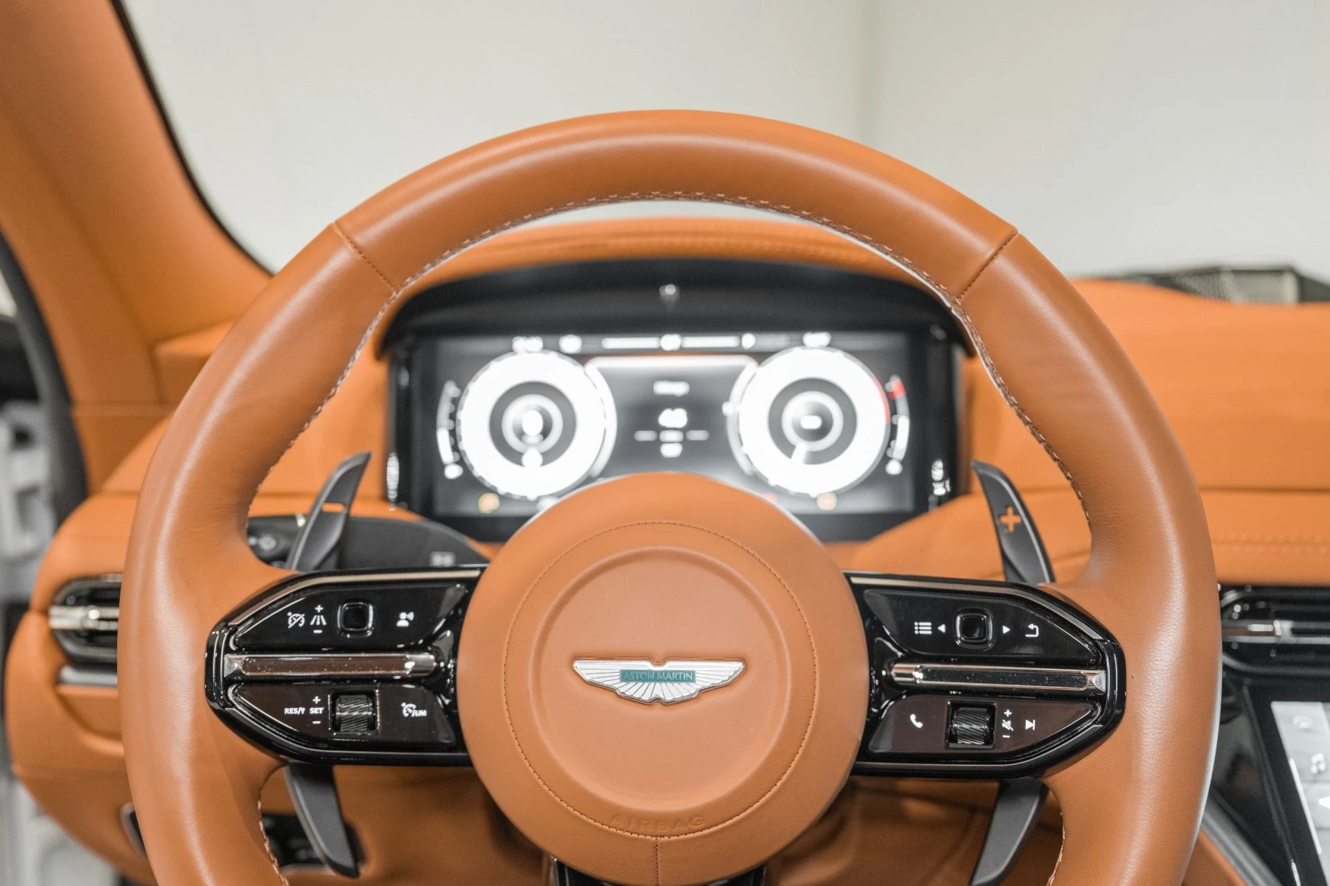 mph010_319324904_Used_2024_Aston_Martin_DB_12_V8_COUPE_1784304834_7f799f2905