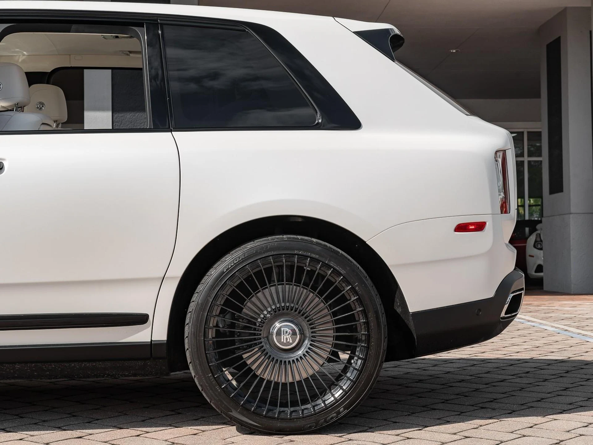 mph010_319627398_Used_2023_Rolls_Royce_Cullinan_1761685660_9574d8758b
