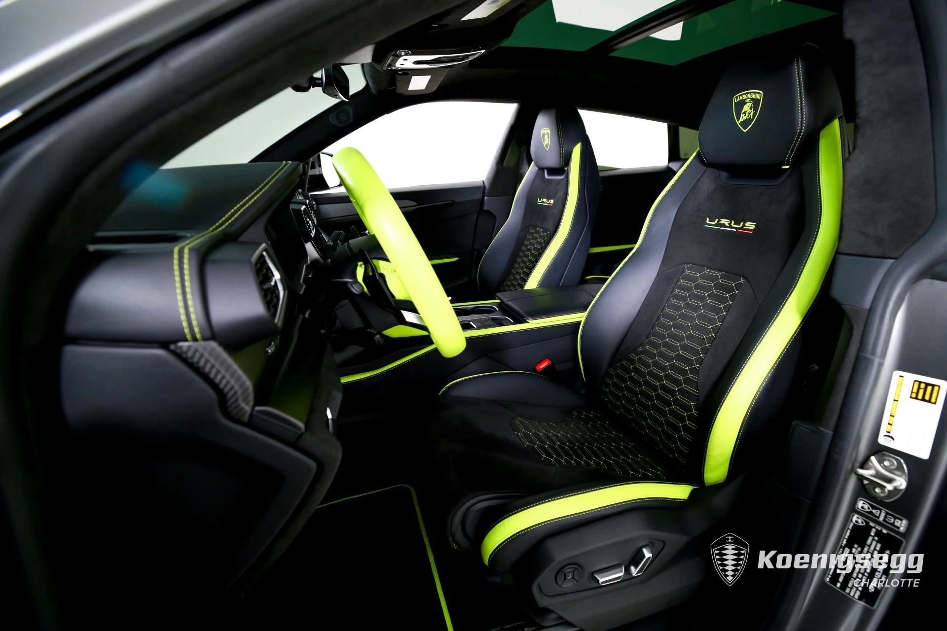 mph010_3197840497_Used_2022_Lamborghini_Urus_GRAPHITE_CAPSULE_1761055774_87a1596a93