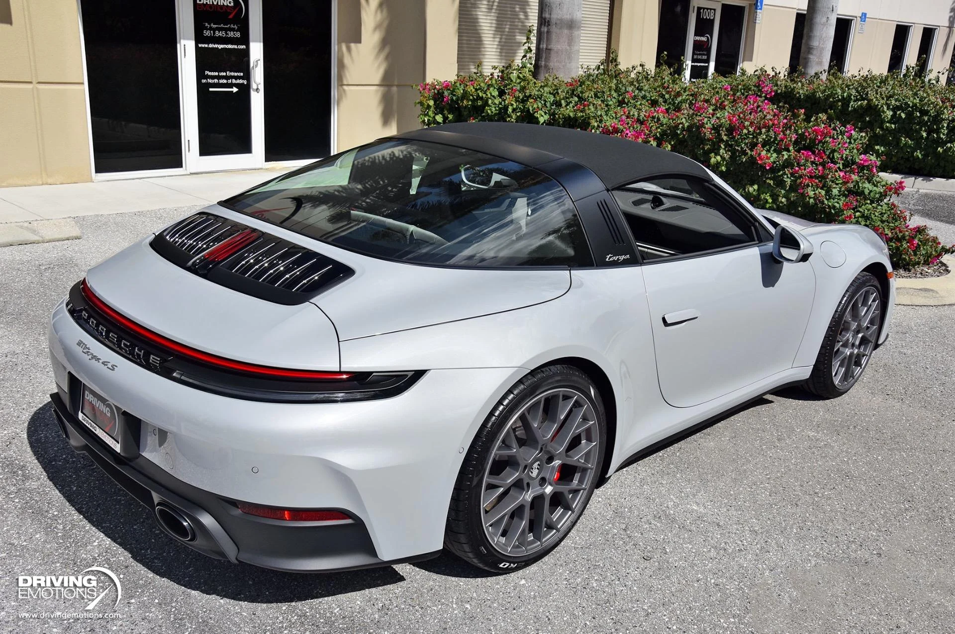 mph010_3208180033_898_p11_l_8ed8a51637