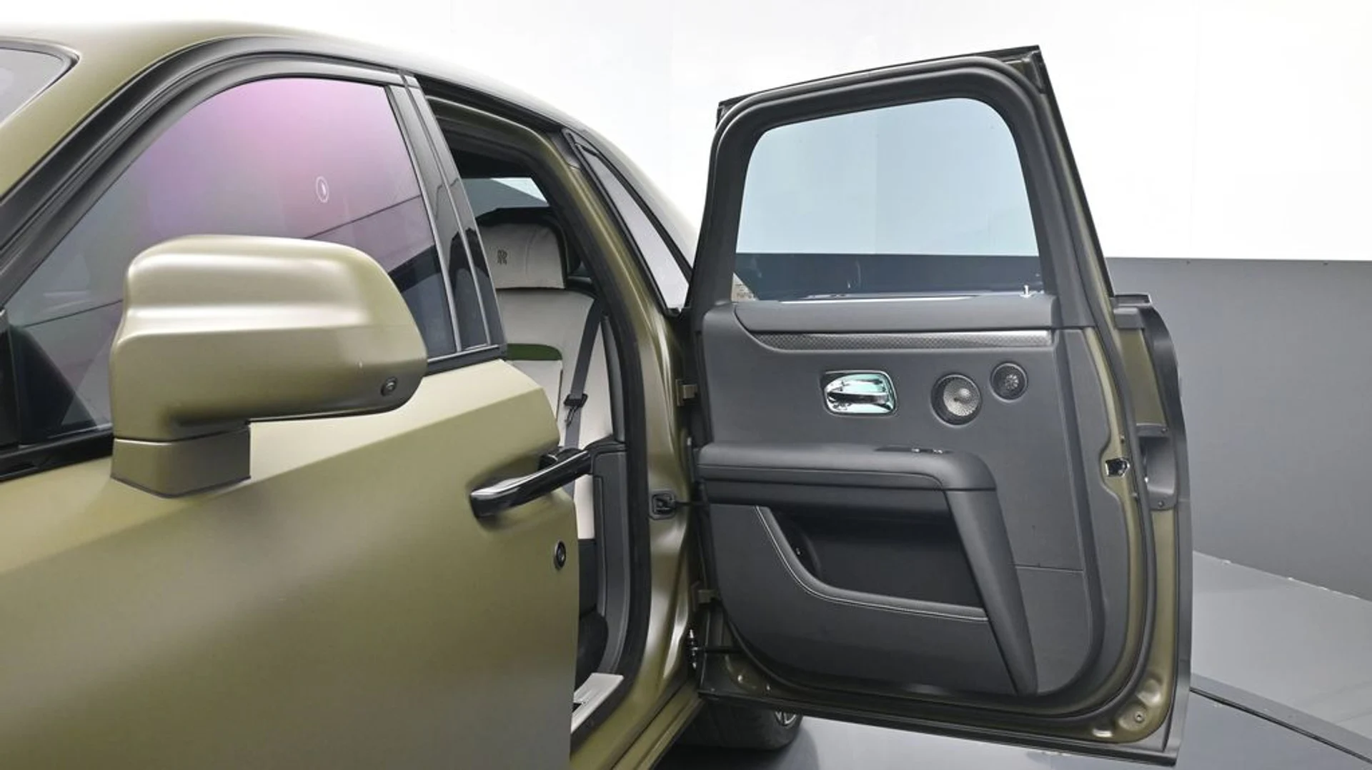 mph010_3212668889_f139e728b2d91f7cc0c6d377622e0704x_d144ba5b17