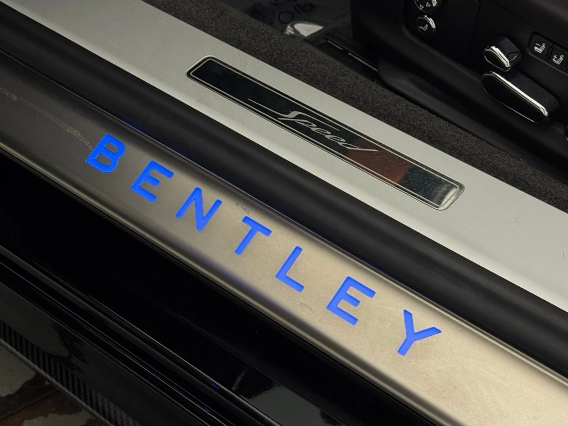 mph010_3216238157_phmonrk678u69awf9027hhyz5vmg_1262bcbf48