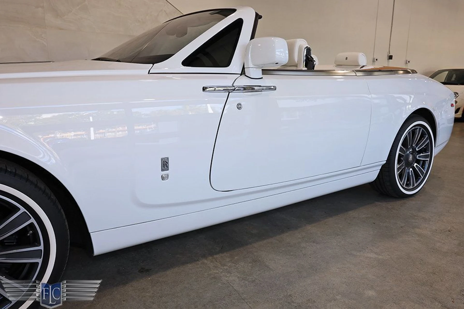 mph010_3216423971_used_2017_rolls_royce_phantom_drophead_covertiblefinaledition_9689_22834890_11_1024_f29a45b2d0