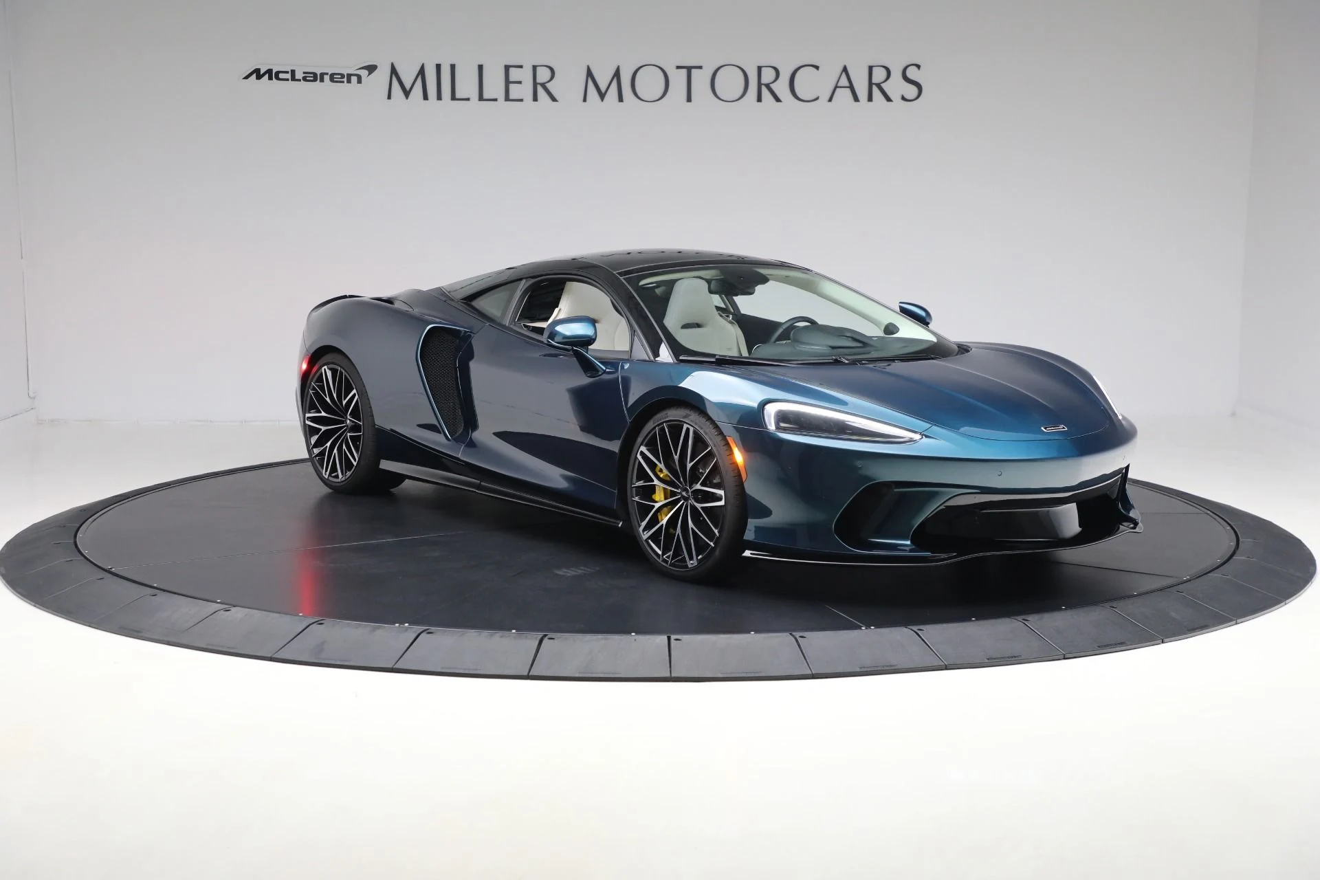 mph010_3217636455_Used_2023_Mc_Laren_GT_Luxe_01cb6eae7c