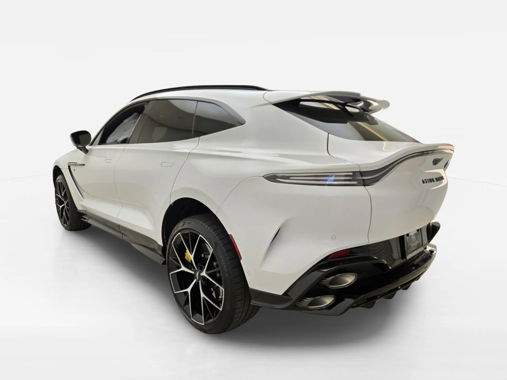 mph010_3222447746_New_2026_Aston_Martin_DBX_S_1783747083_a3b2d45486