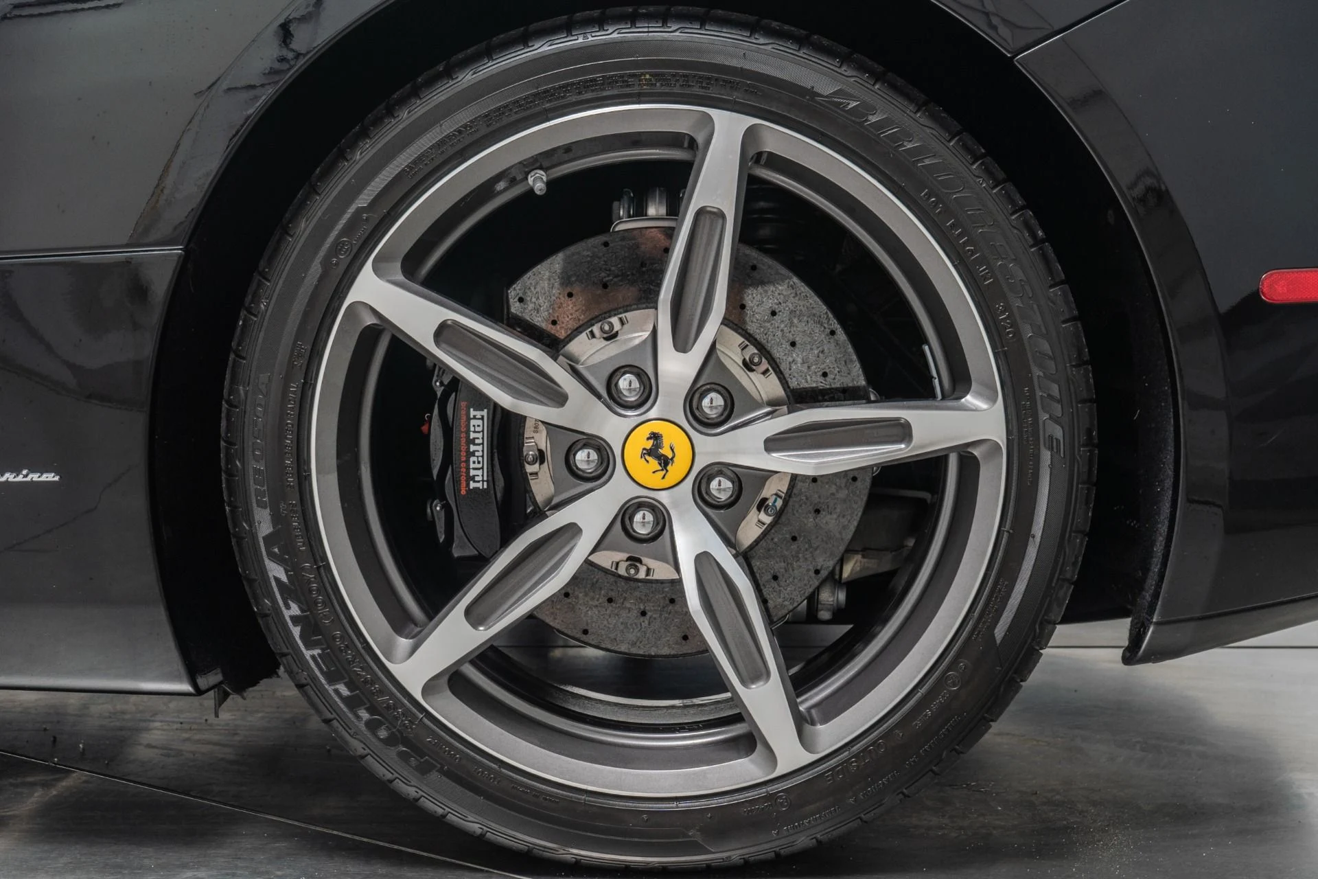 mph010_3223447749_Used_2014_Ferrari_California_1755618260_56f4f369fa