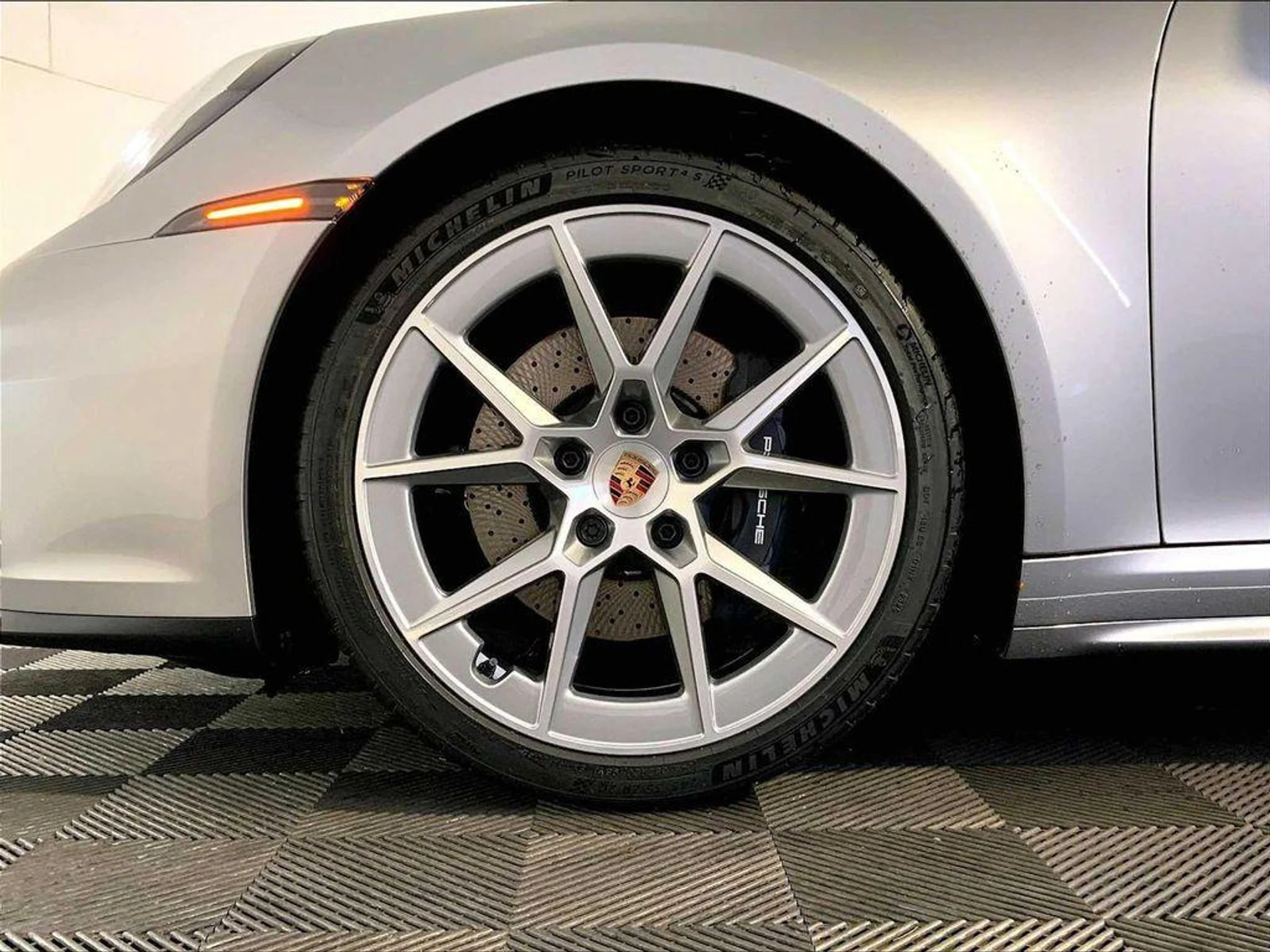 mph010_322695473_t_Lt_N61o2e_Pa6a_Uwi_At_C_Wh_H8_Off_Y_bc6d95d0b8