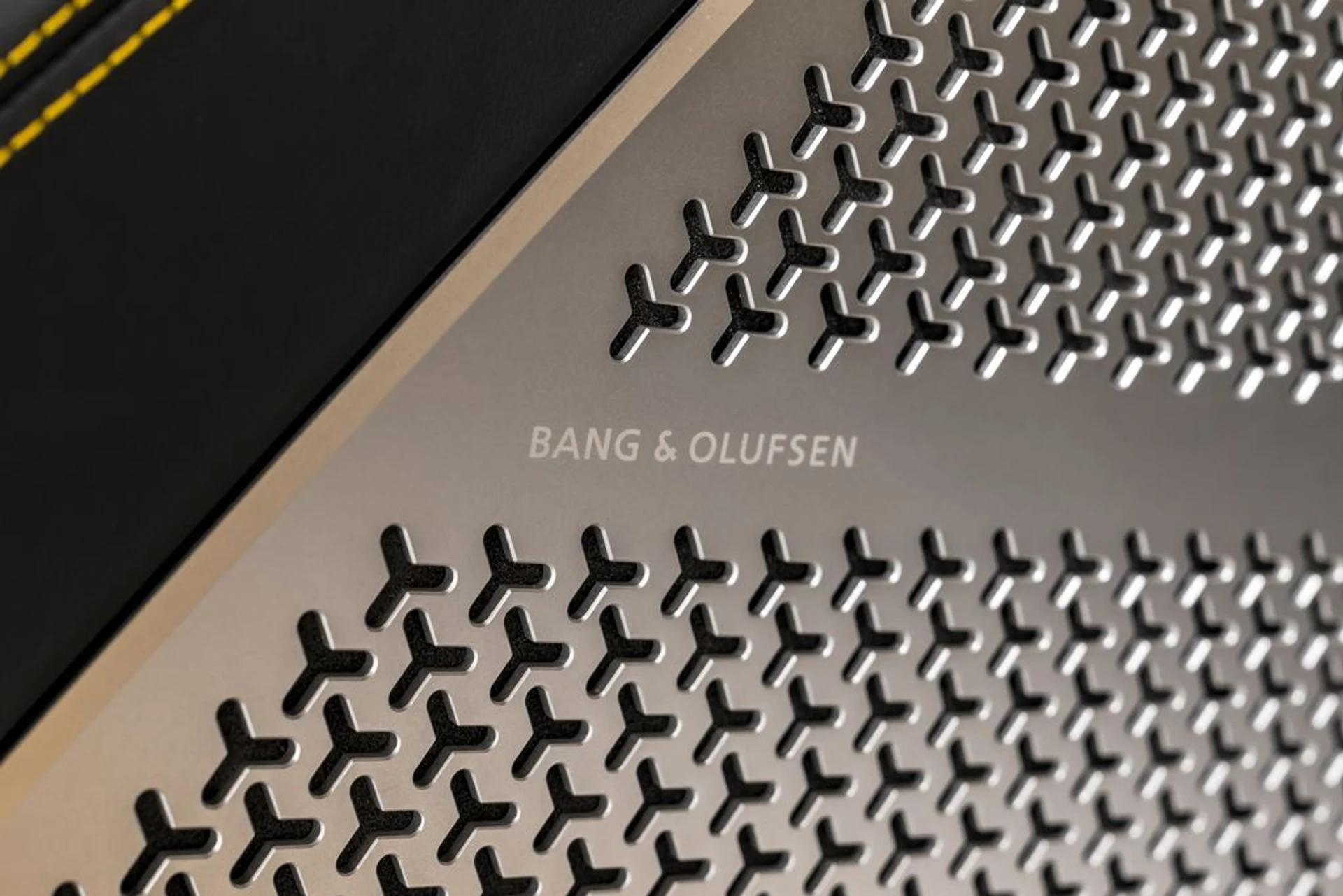 mph010_3230980979_17e1438cba7305f035126810caccbbfcx_c27fc5b1f9