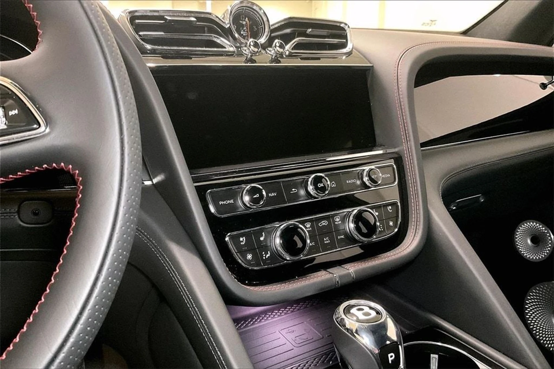 mph010_3233481290_eb83d1d9e2678d3ad62c277df462aa77x_12c2890e4d