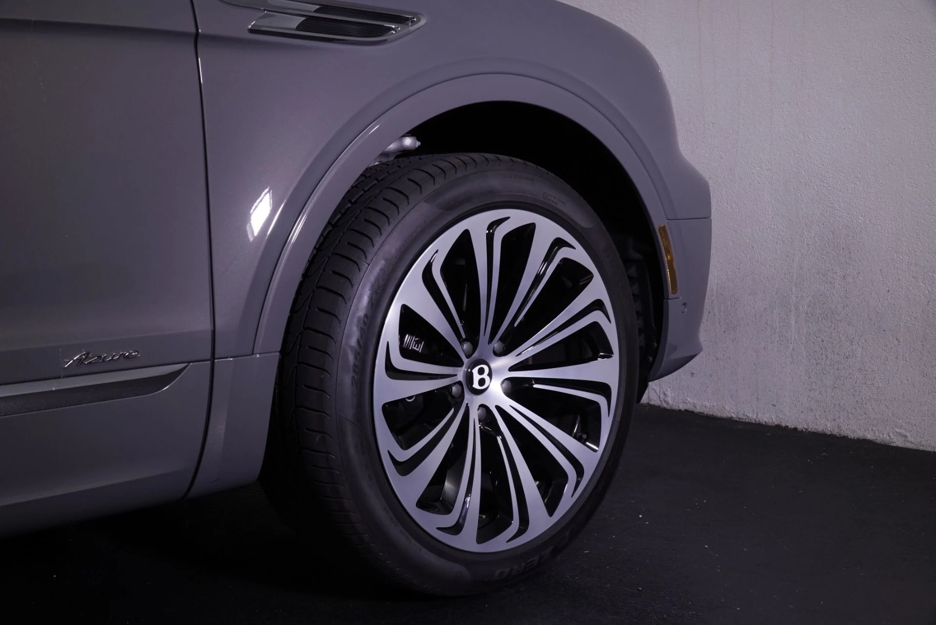 mph010_3242610279_Used_2025_Bentley_Bentayga_EWB_Azure_1762288450_fd9a134ee4