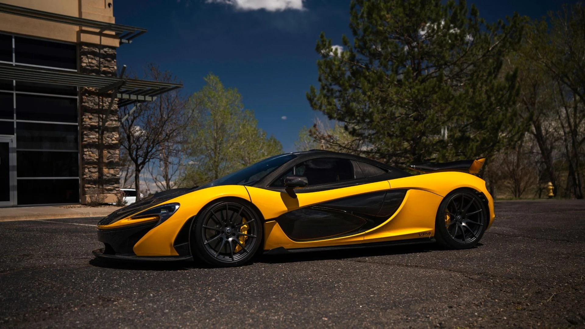 mph010_3247191111_Used_2013_Mc_Laren_P1_Coupe_1779235079_7d221534e0