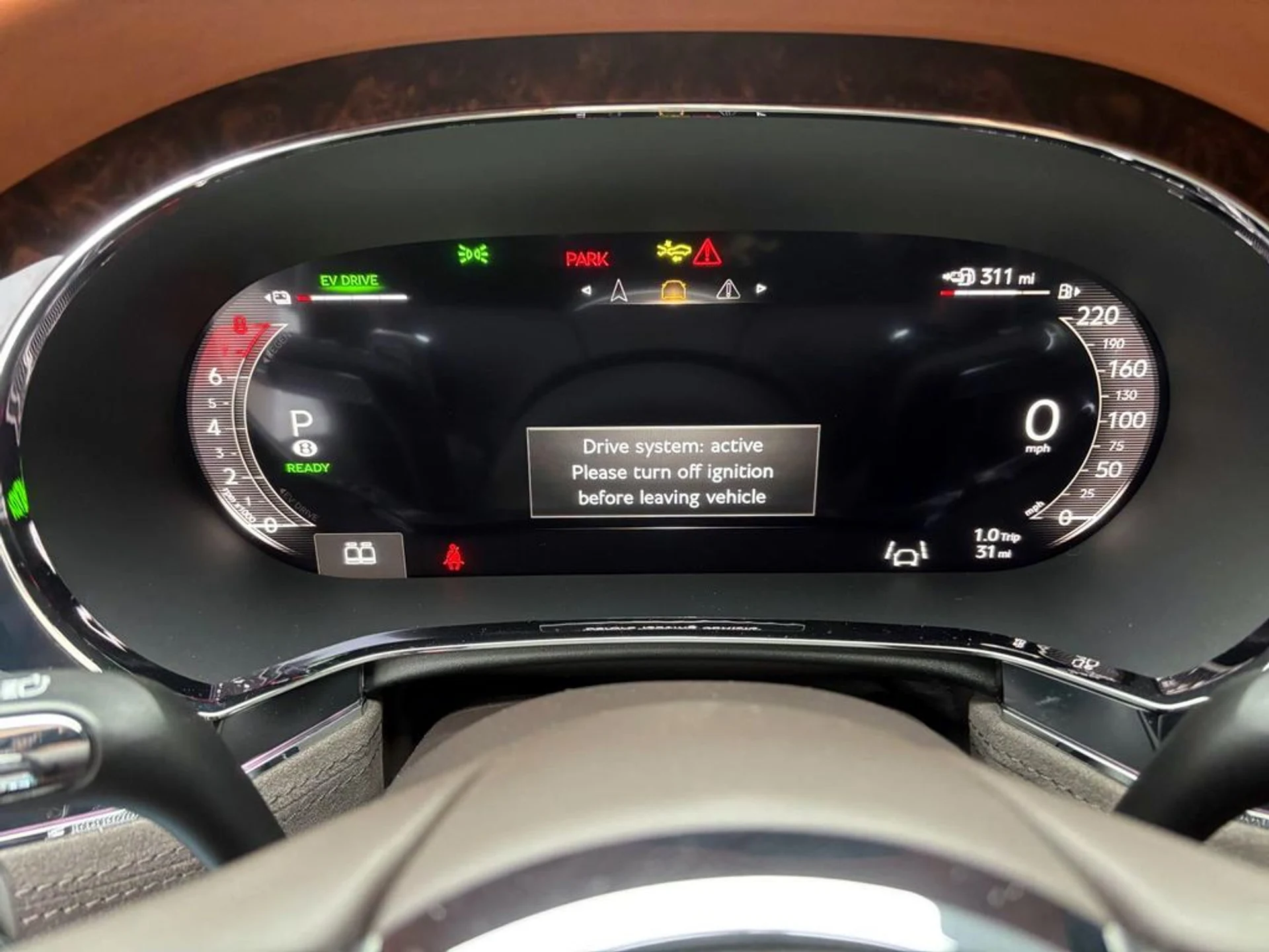 mph010_325160965_e7f25bfb6f2e752b4896b17a021e8464x_6b9d0a65f1