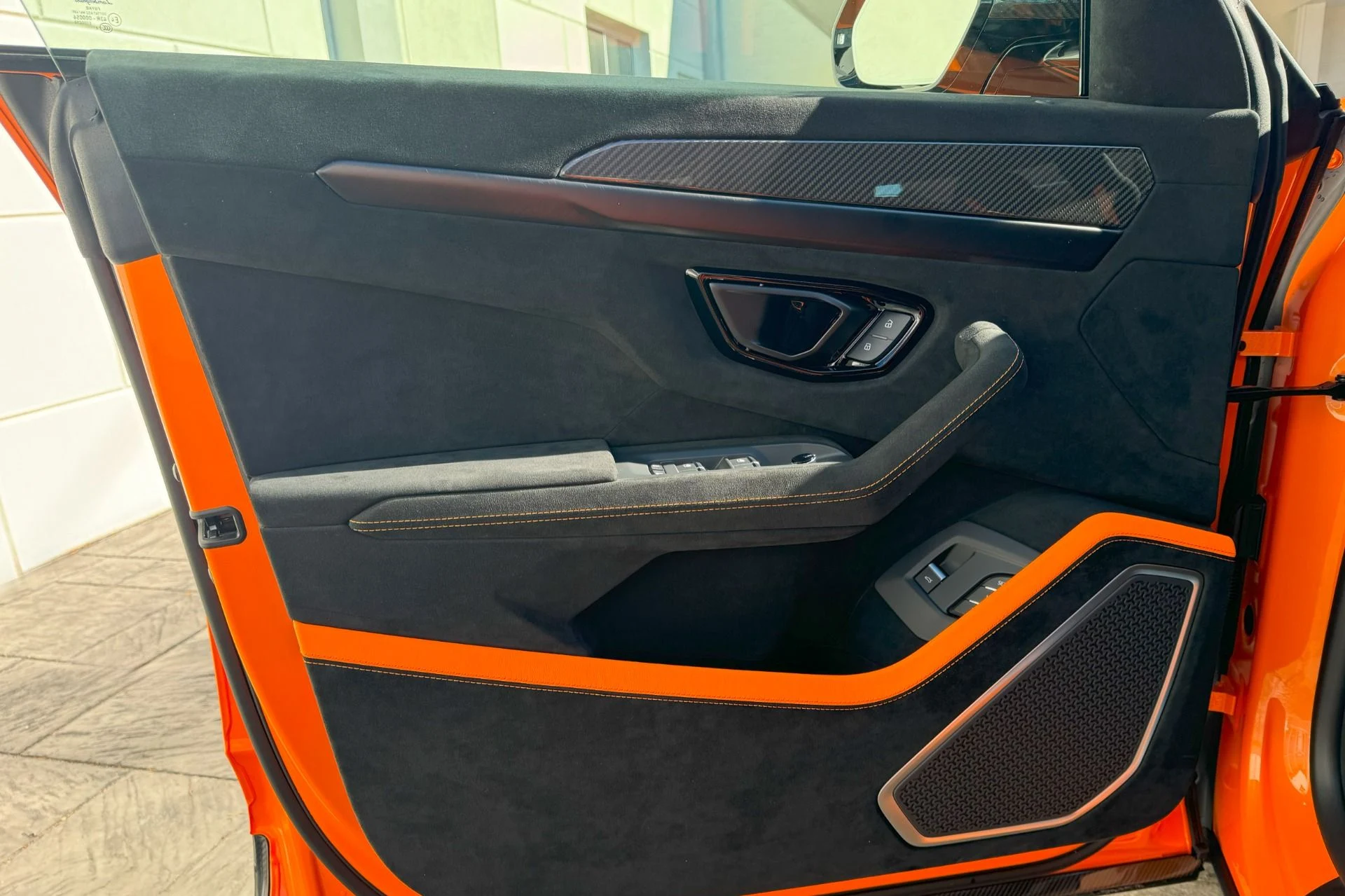 mph010_3256495173_Used_2024_Lamborghini_Urus_Performante_1741003386_6c421b5168