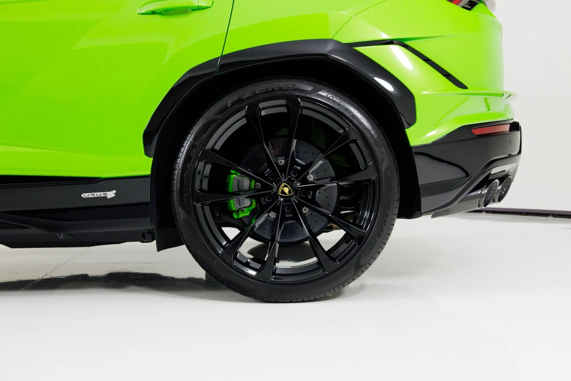 mph010_3260056257_Used_2023_Lamborghini_Urus_S_1769555052_950ef0ffb1