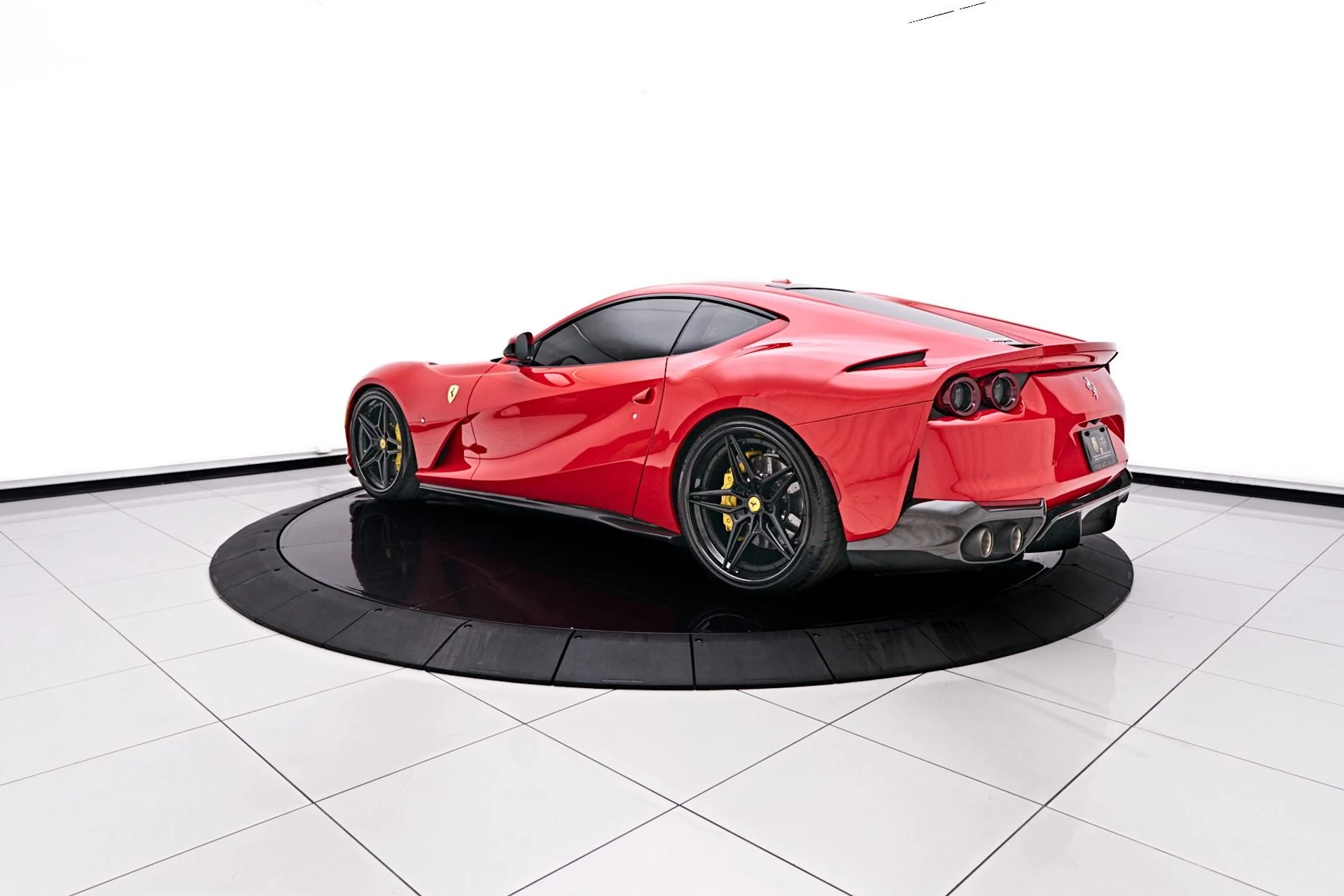 mph010_3261238025_Used_2018_Ferrari_812_Superfast_Base_1746047538_d4b2749004