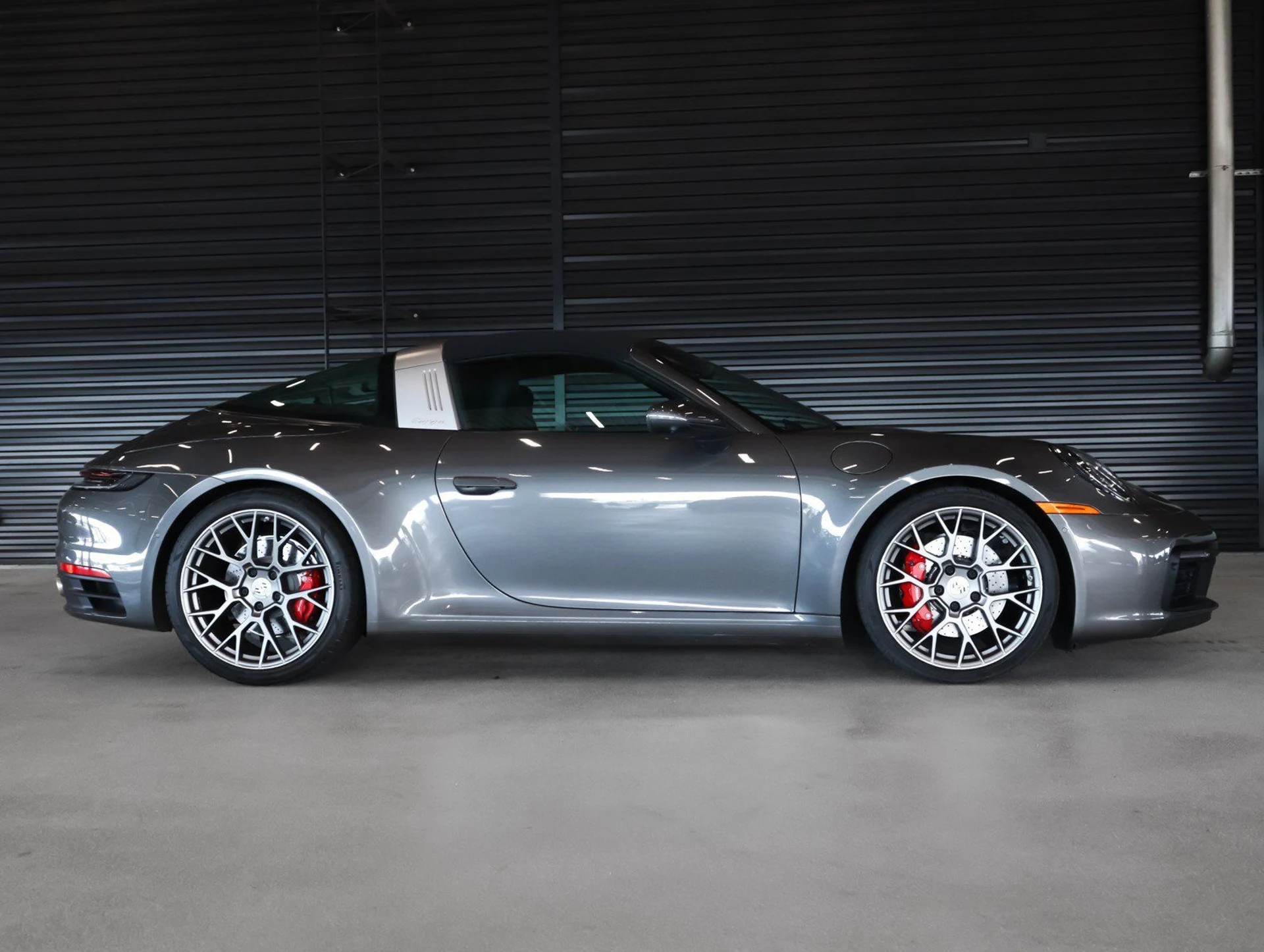 mph010_3265765237_28aae83dab504ff99ab0e0d3822eb571_5ee3eebd21