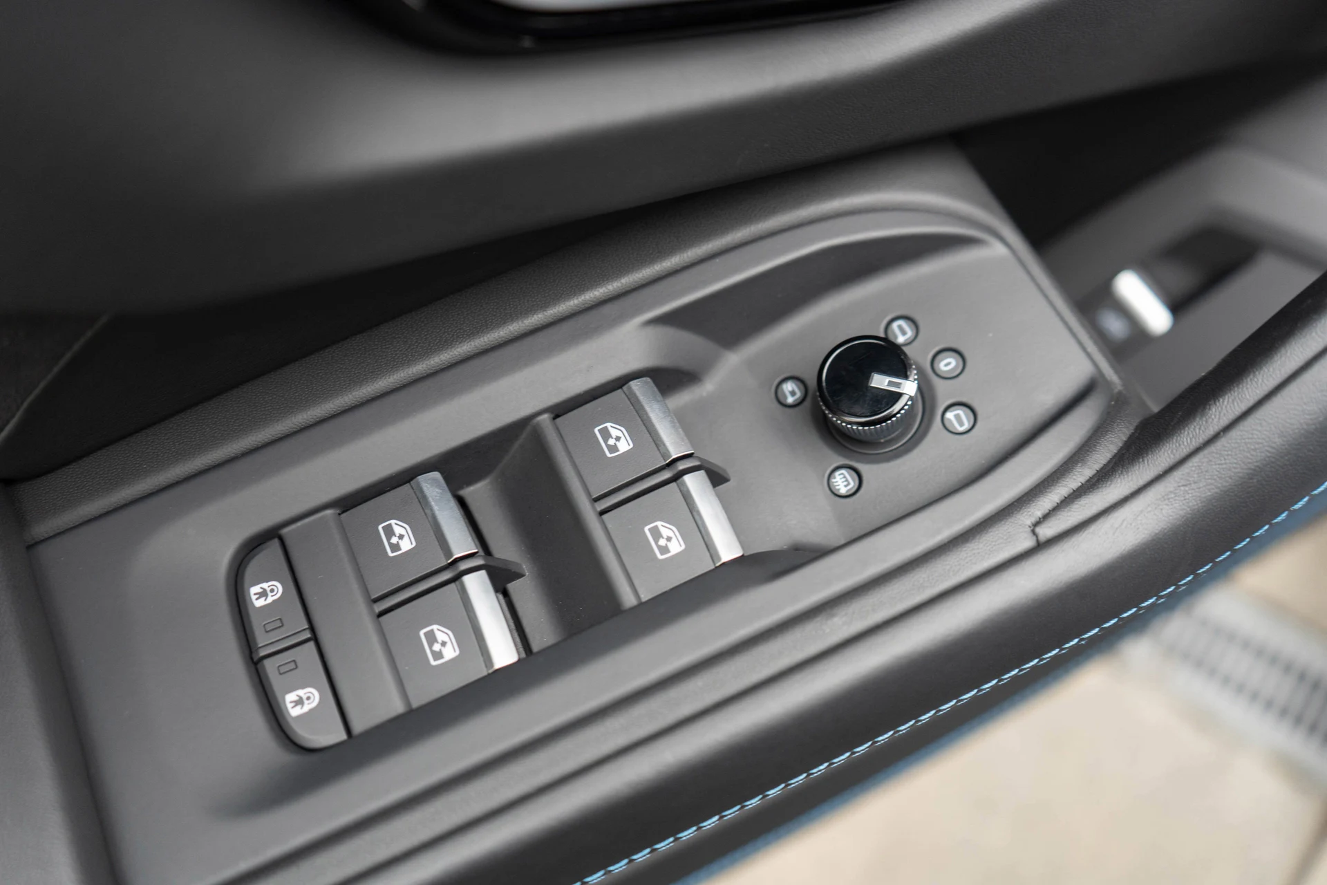 mph010_3266656966_11_59b0fca6b7