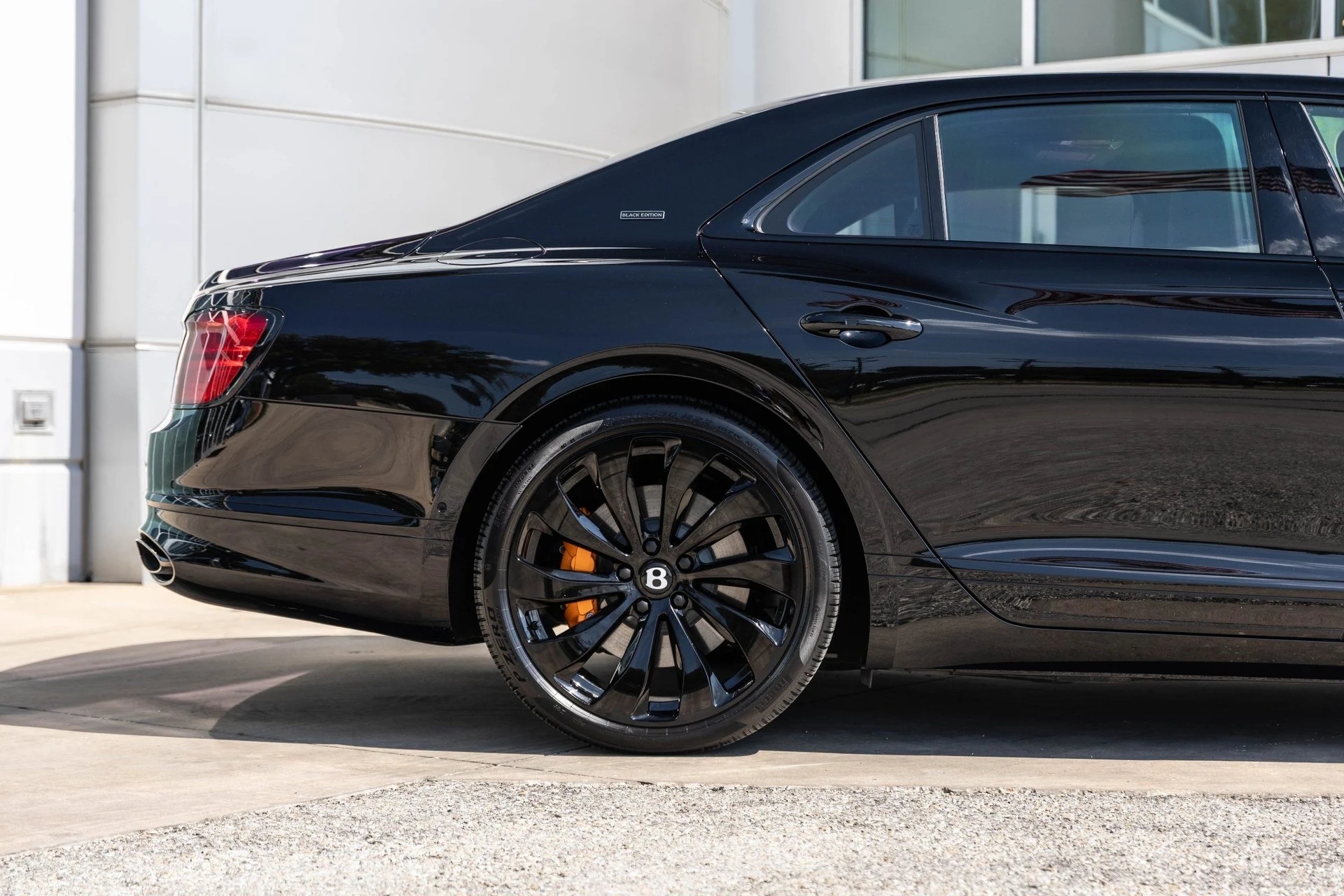 mph010_3266712620_Hi_Tech_Luxury_Imports_LLC_SCBBP_6_ZG_8_SC_022680_image_10_4e1f52353c