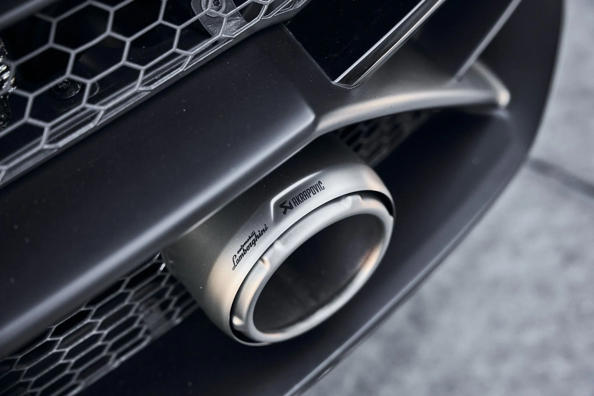 mph010_3267148067_Used_2021_Lamborghini_Huracan_EVO_Base_1774404942_6f7eb996e2