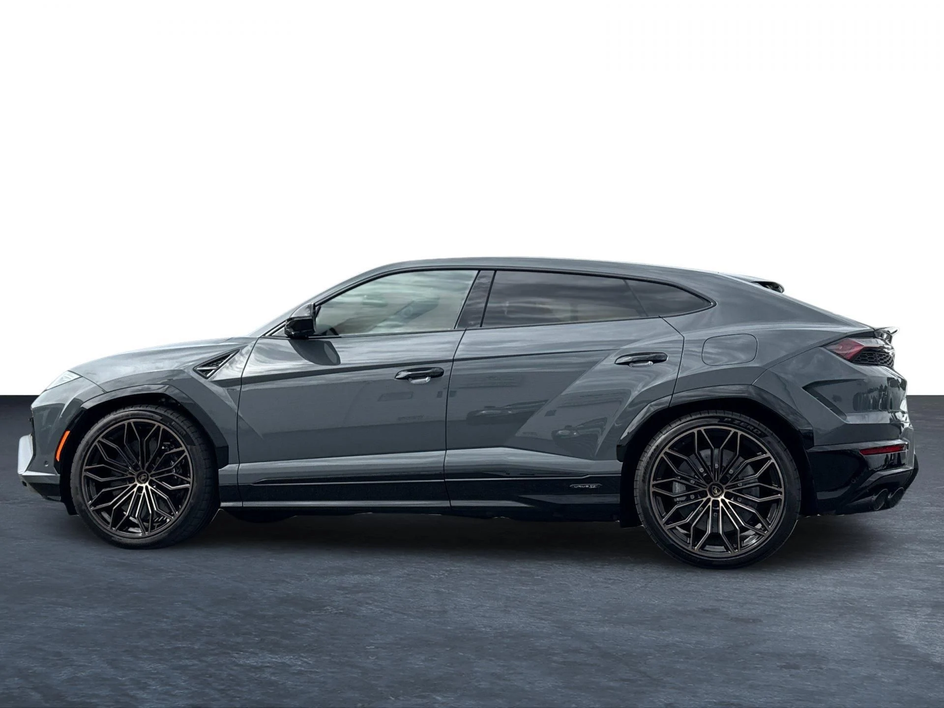 mph010_3268298117_New_2026_Lamborghini_Urus_SE_1790209962_5177b53423