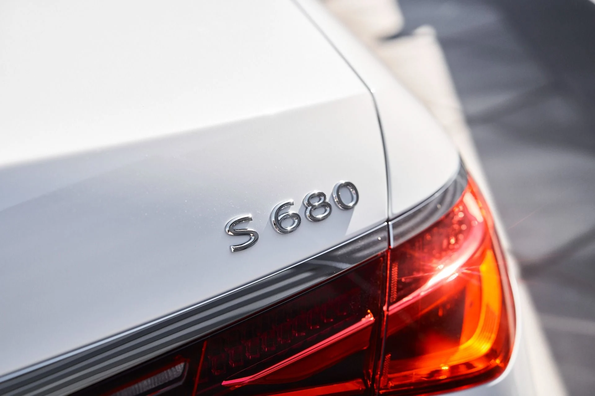 mph010_3268602737_Used_2025_Mercedes_Benz_S_Class_Maybach_S_680_1761611060_fd542b9523